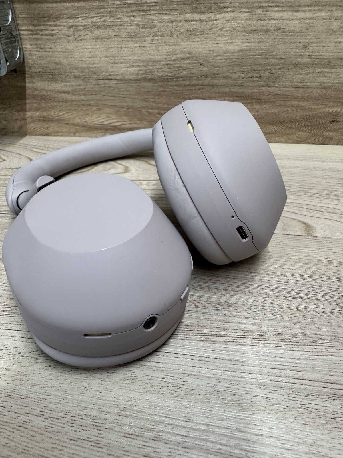 Sony WH-1000XM5 Active Noise-Cancelling Bluetooth Headphones in Smoky Pink!