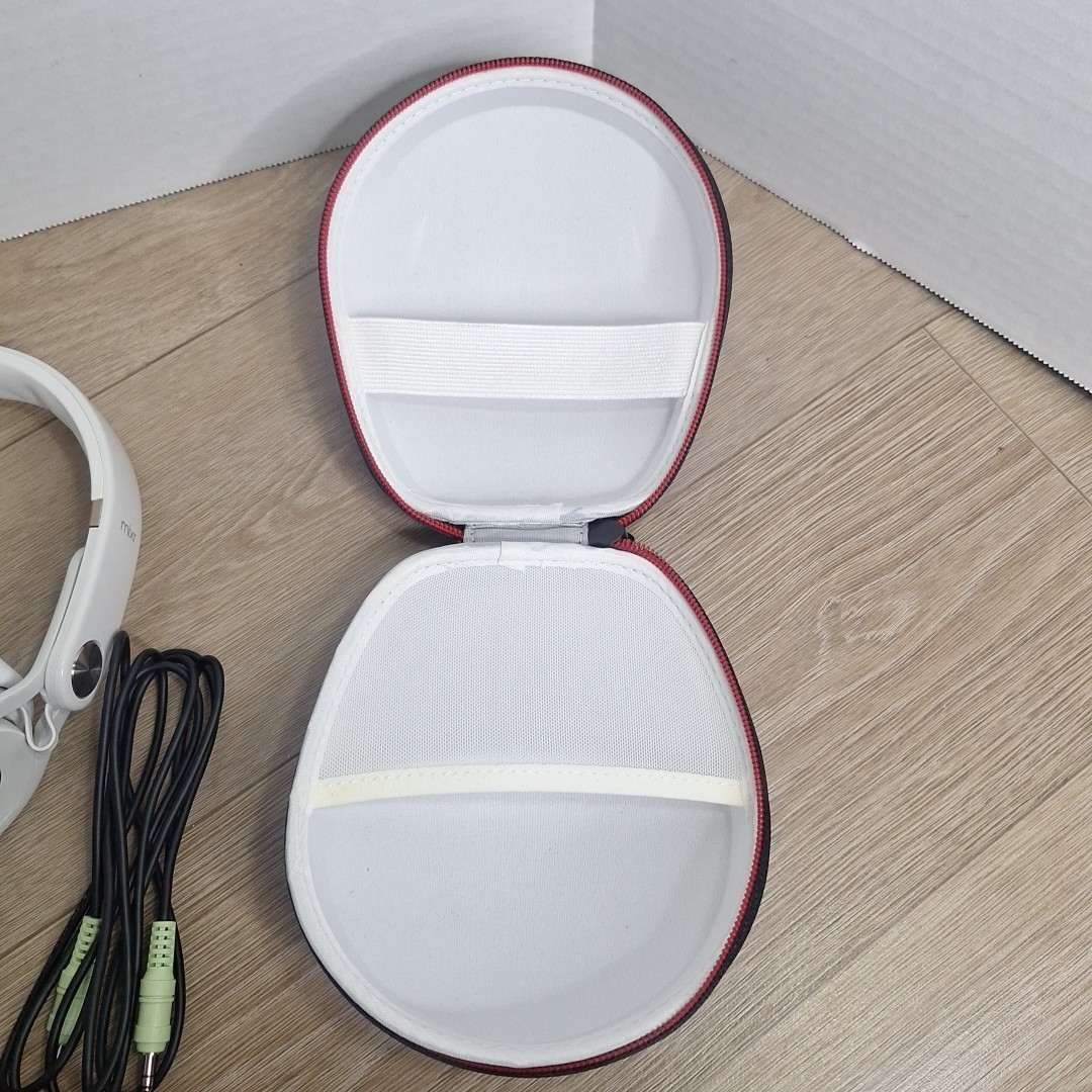 Beats Mixr Mixer Headphones White with audio cable and case