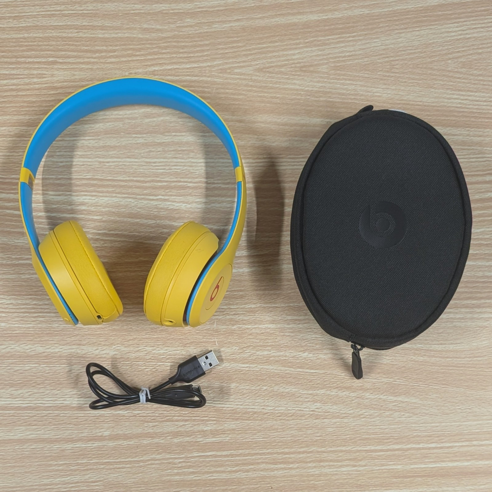 Beats Solo3 Wireless Bluetooth Ltd Edition Club Collection Headphone Yellow Blue