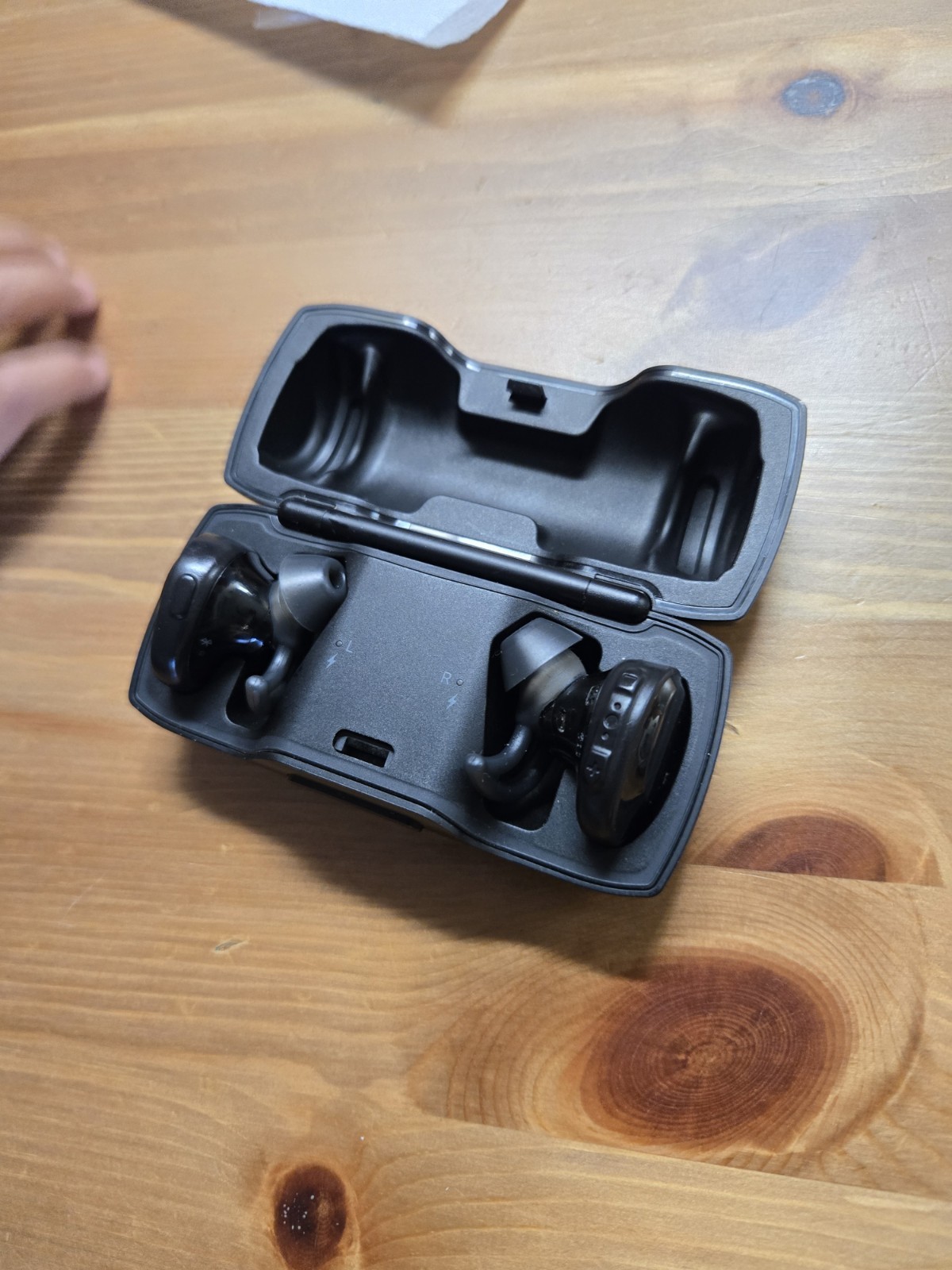 Bose SoundSport Free In-Ear Noise Cancelling Bluetooth Earbuds Black