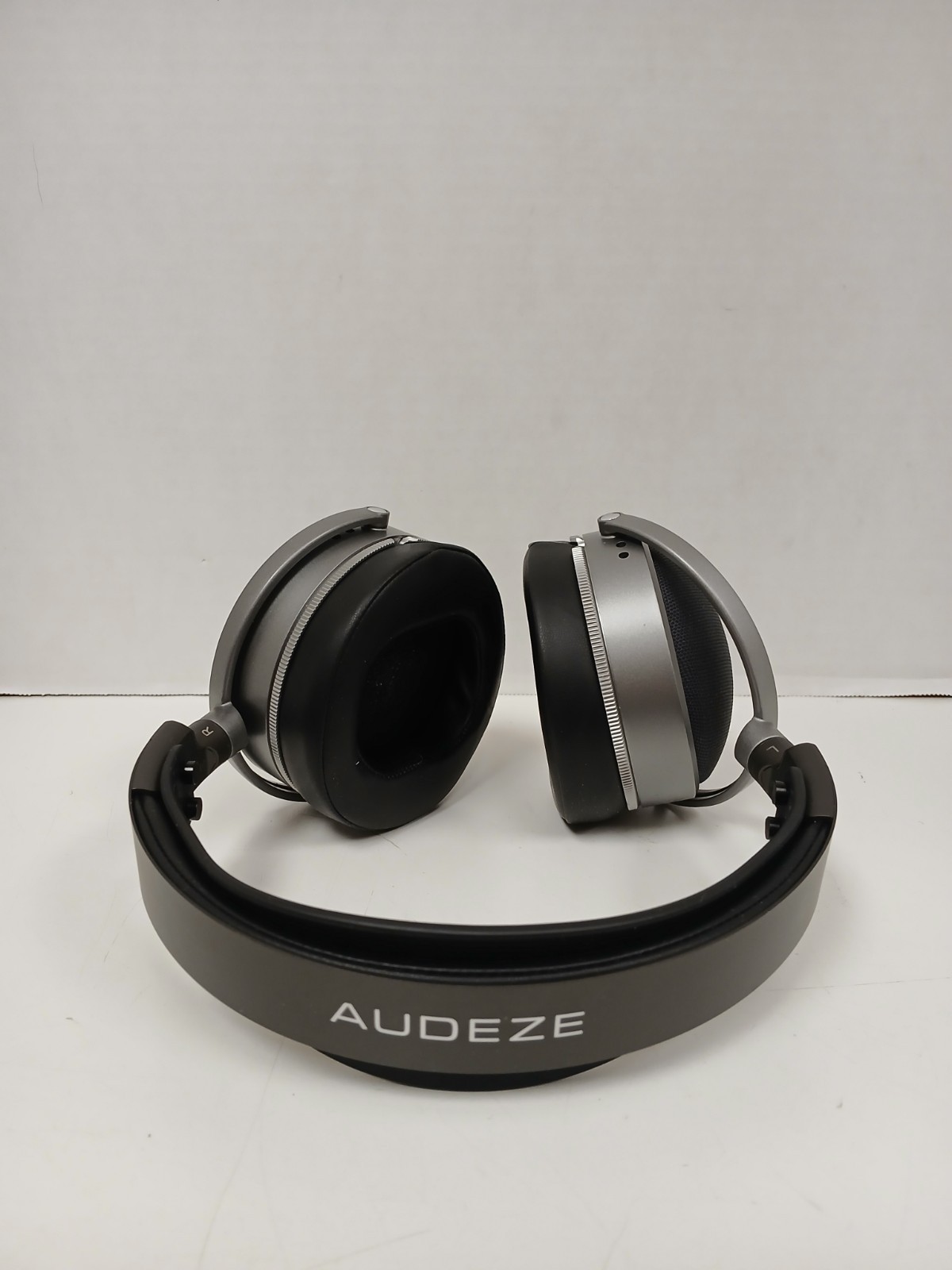 Audeze LCD-S20 Closed Back Headphones *No Cords*