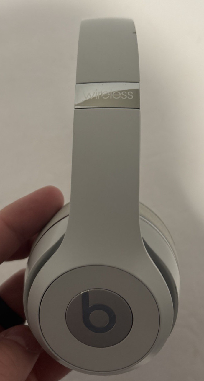 Beats Solo3 Wireless Bluetooth Headphones Matte Silver On-Ear