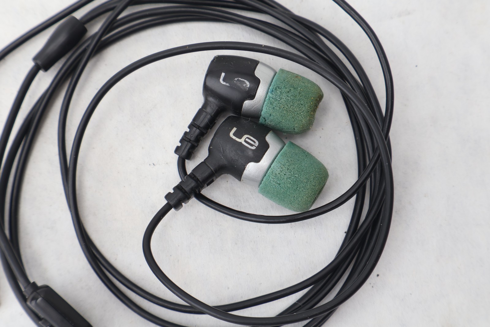 Ultimate Ears Metro.fi 2 In-Ear Headphones Earbuds Wired Noise Isolating Black