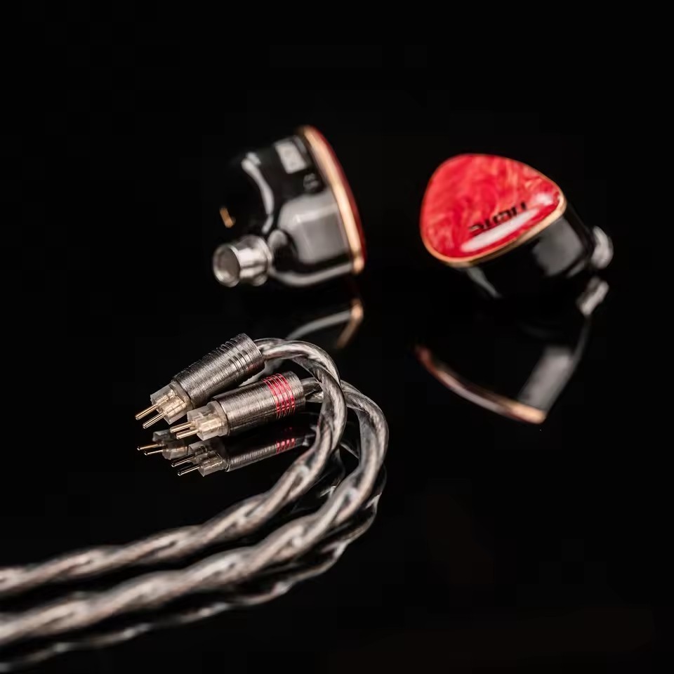 DUNU DN242 8 Driver Tribrid Earphone 2 Dynamic + 4 Balanced Armatures + 2 Planar