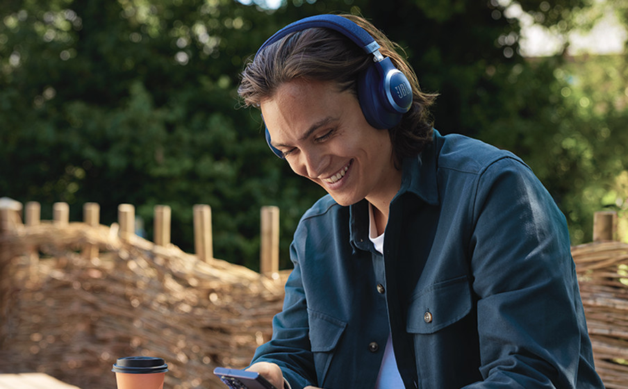 JBL Live 770NC, Adaptive Noise Cancelling Wireless Over-Ear Headphones.