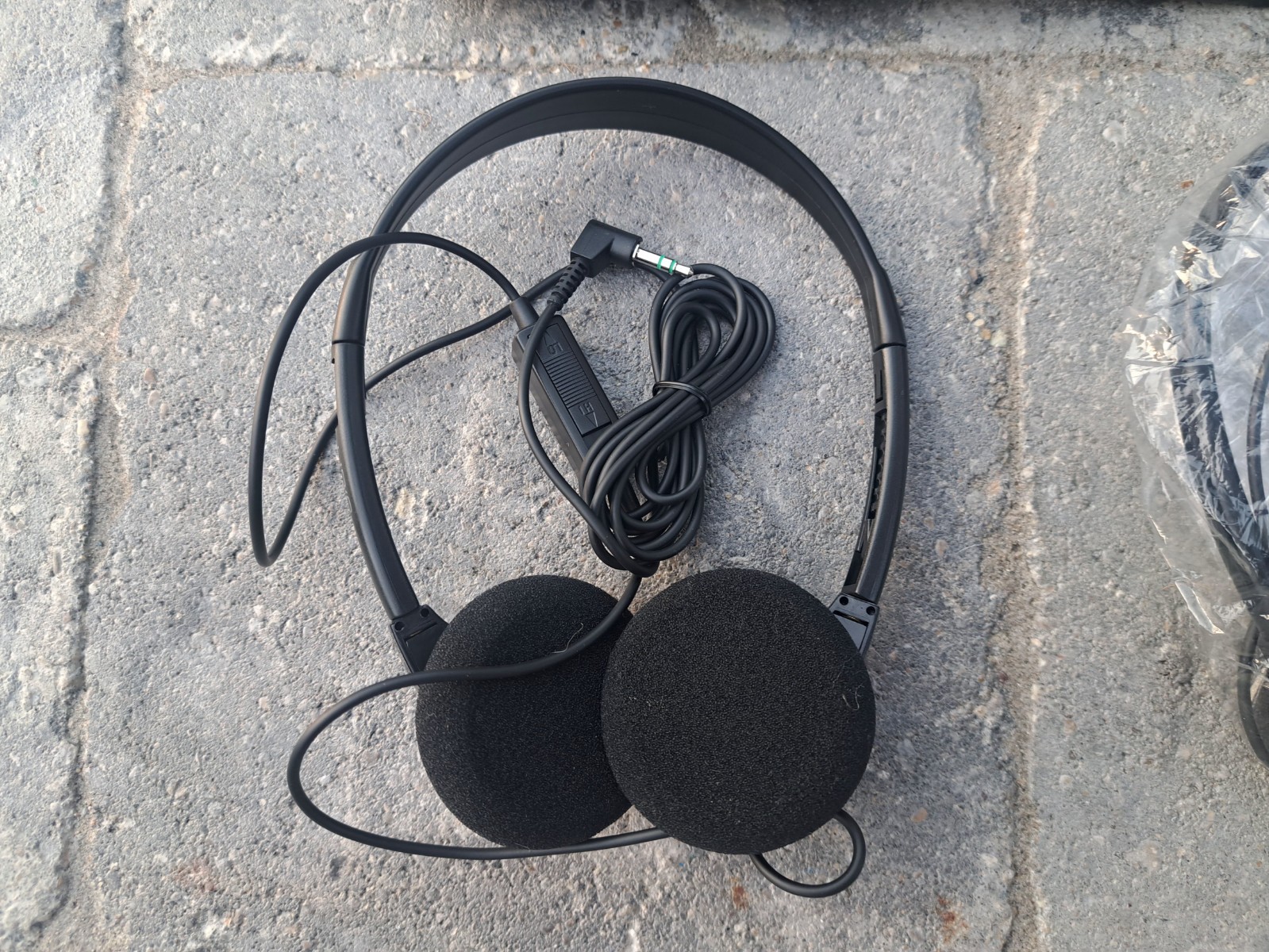NEW KOSS GENERAL MOTORS BRANDED HP/6 HEADPHONES NIB – LOT OF 2 Piece Set NOS