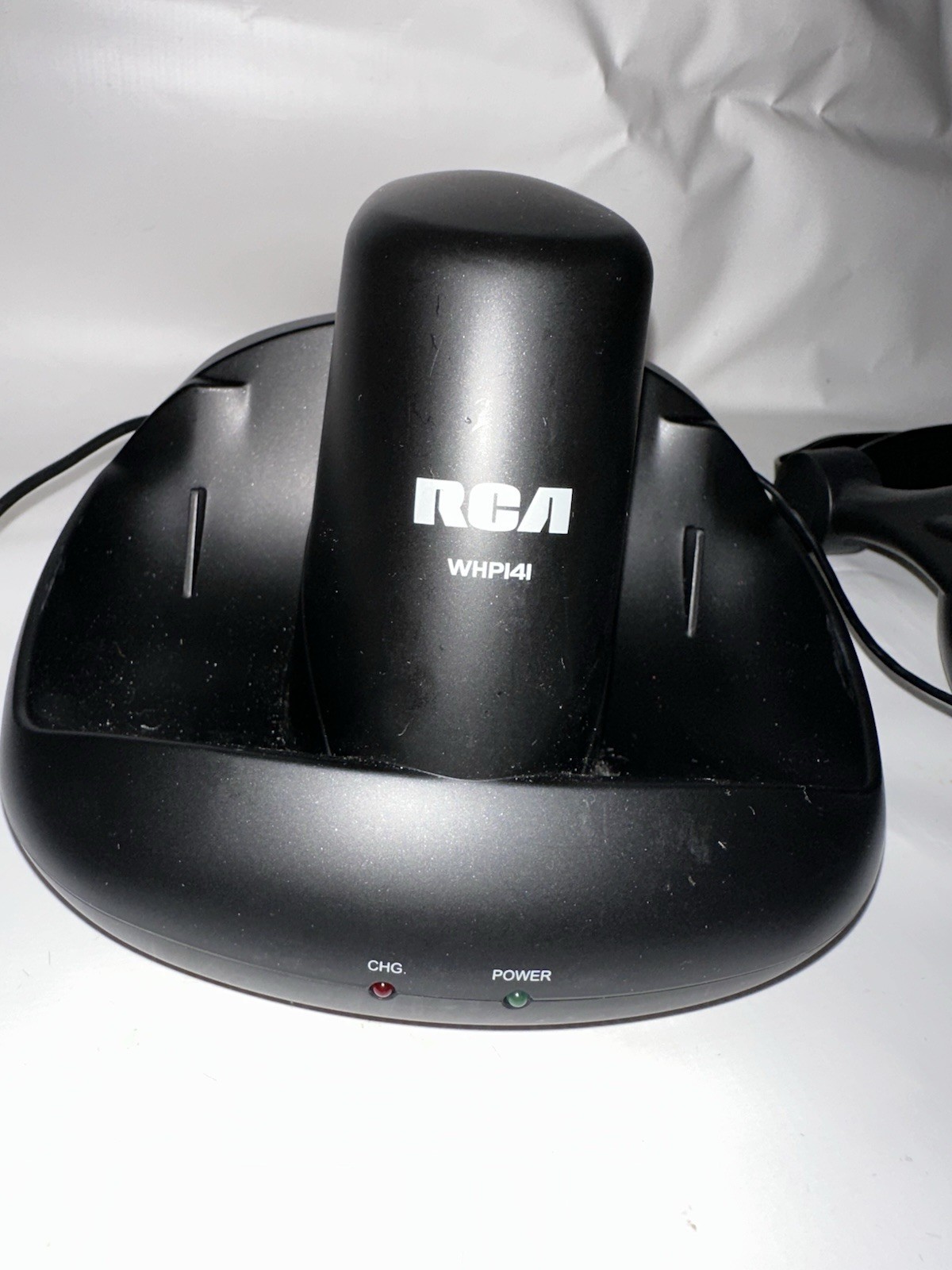 RCA WHP141 900MHz RF UHF Wireless Over-Ear Headphones Black w/ Base Dock