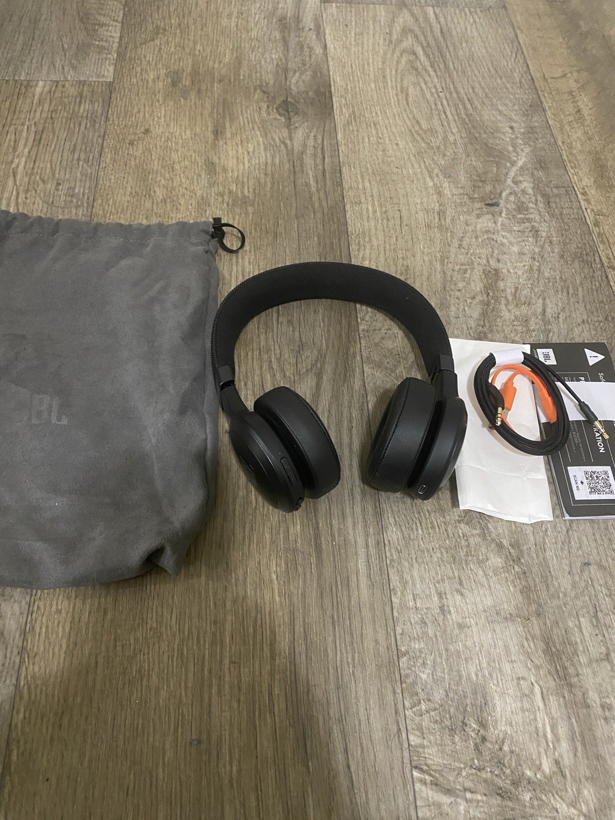 JBL Live 675NC Bluetooth Headphones – Unused without Box