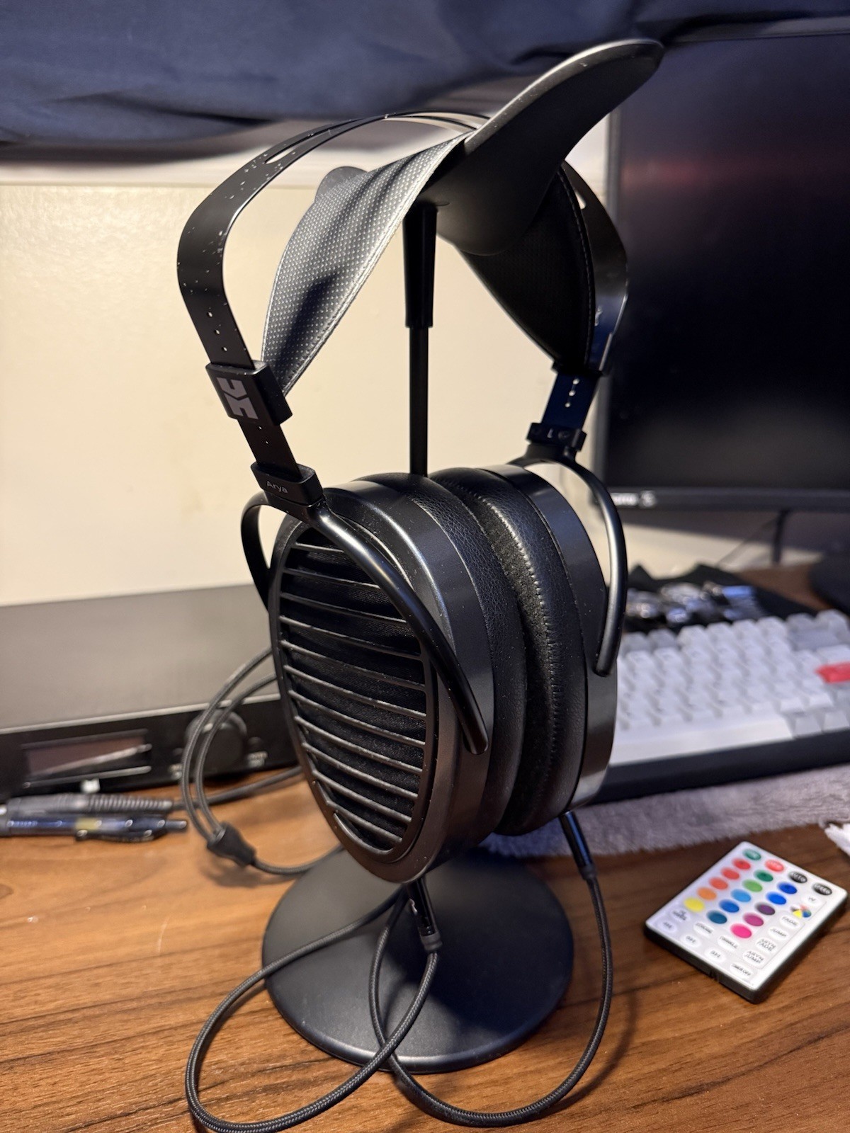 Hardly Used HIFIMAN ARYAs Includes Box And All Original Parts