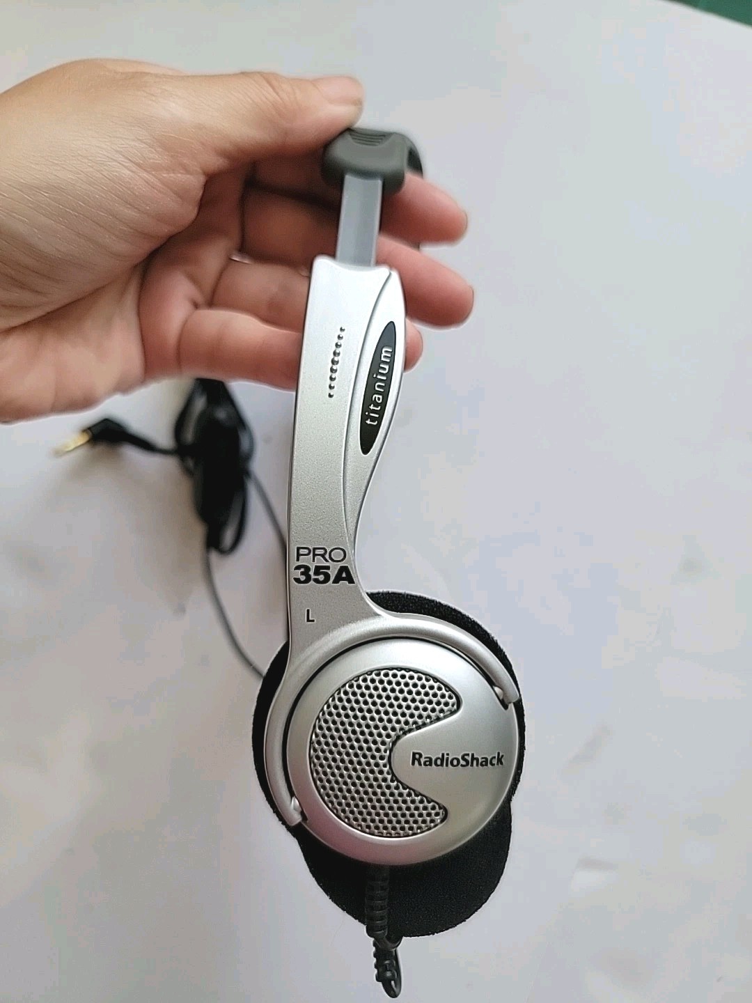 Radio Shack Pro 35A Titanium Stereo Headphones Black Gray Silver Tested EUC