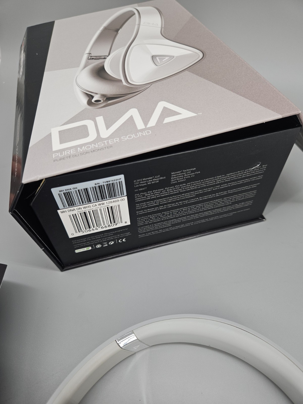 Monster DNA On Ear Headphones Wired White Gray With Box Tested