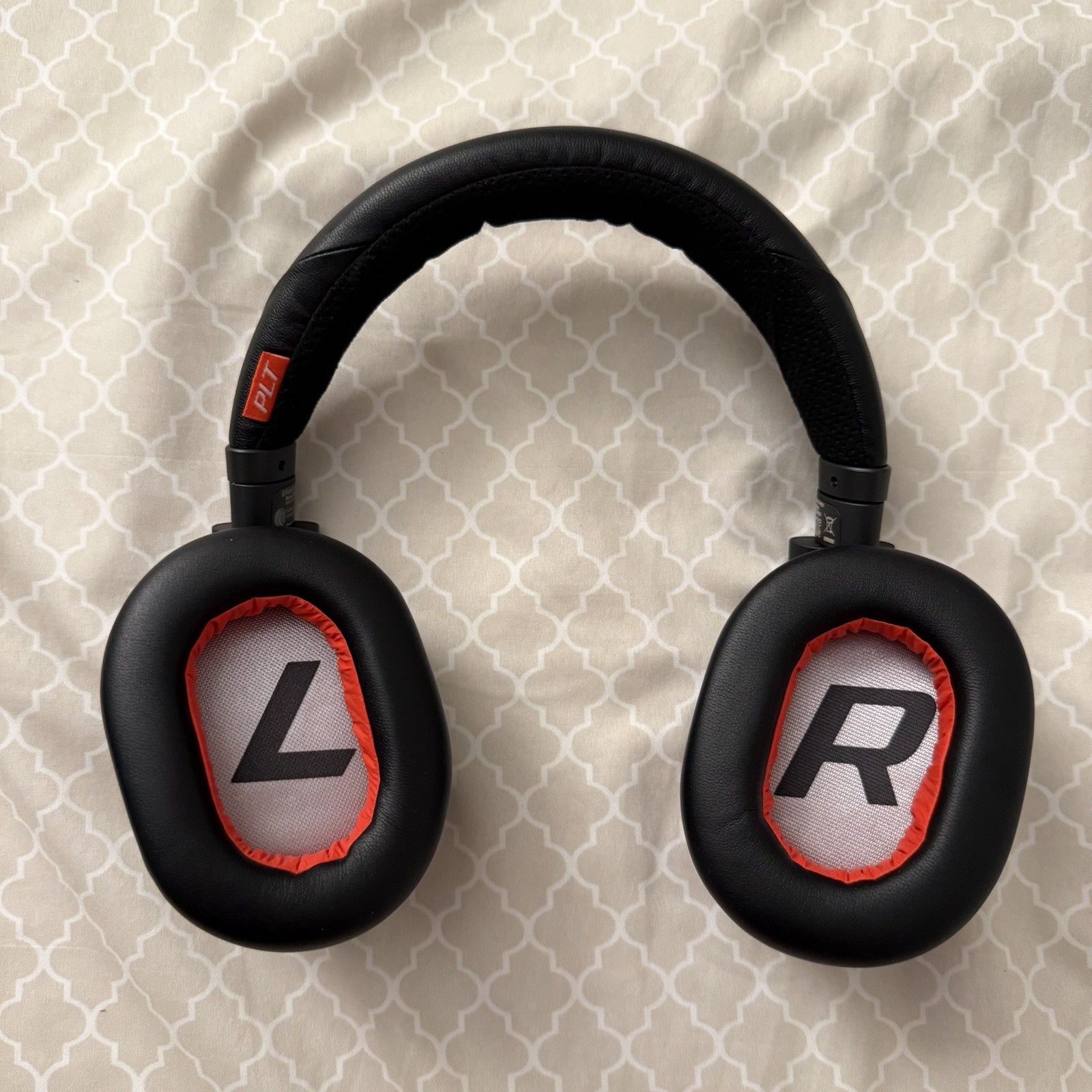 Plantronics B8200 ABG7 Bluetooth NFC Wireless Headband Headphones Black
