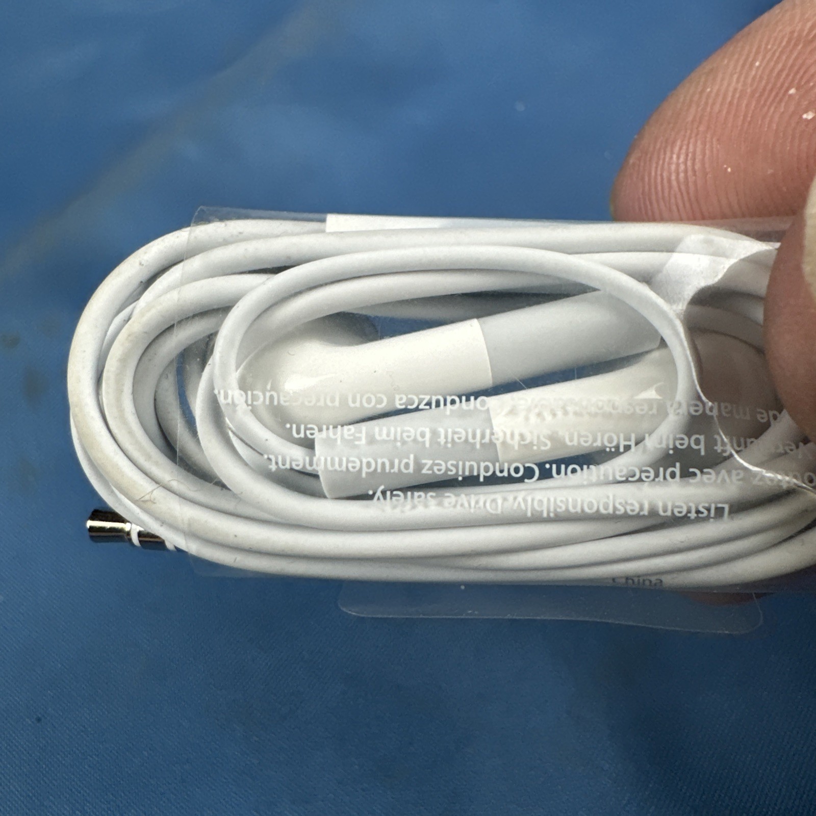 Lot of 4 Apple ipod iphone 3.5mm adapter plug in headphones NOS