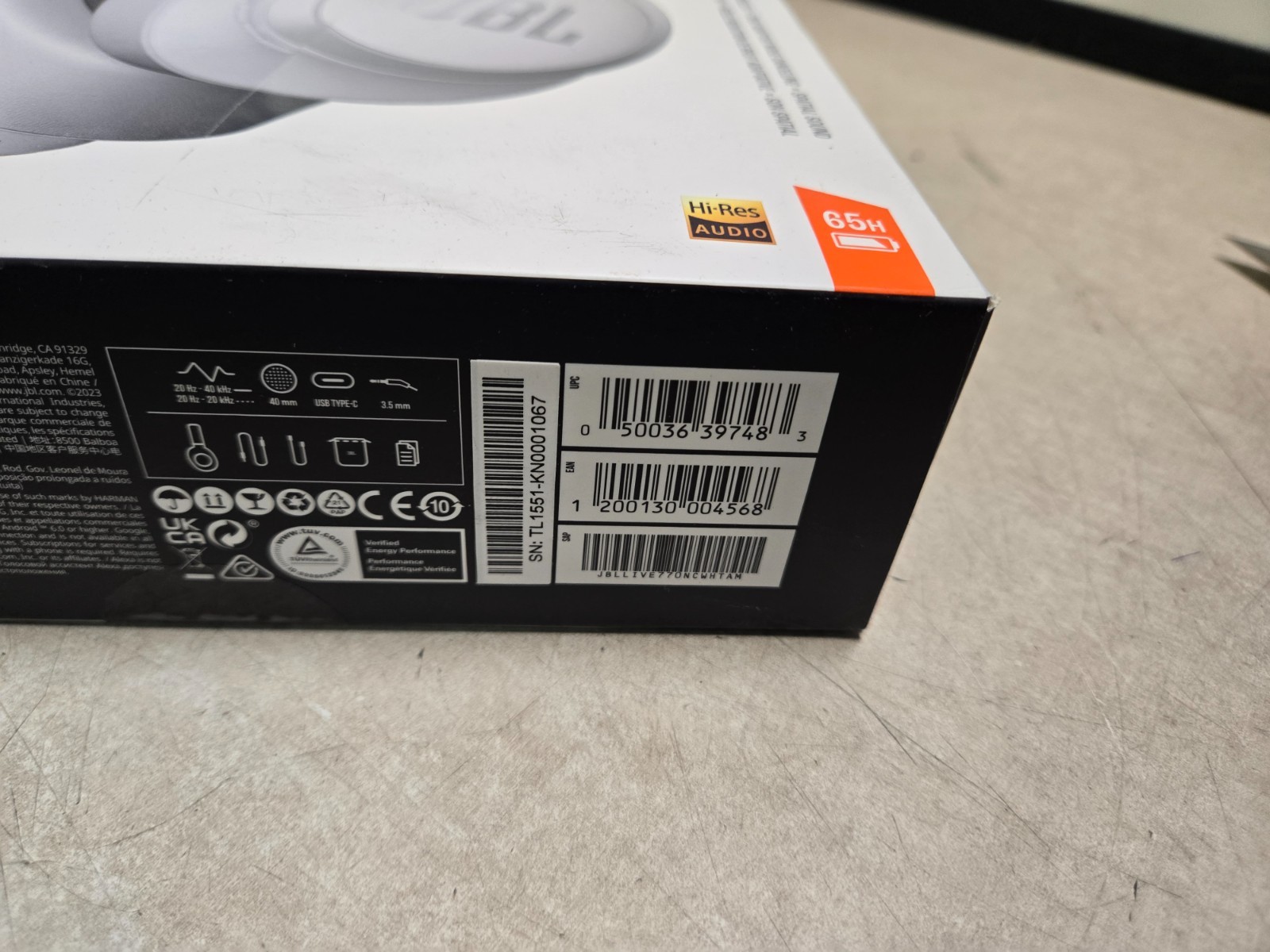 JBL Live 770NC Adaptive Noise Cancelling Wireless Over-Ear Headphones White 770