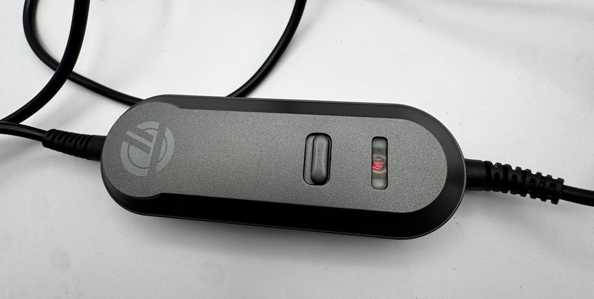 TARGUS Noise Cancellation Foldable Headphones 3.5mm Jack Case Airline Adapter