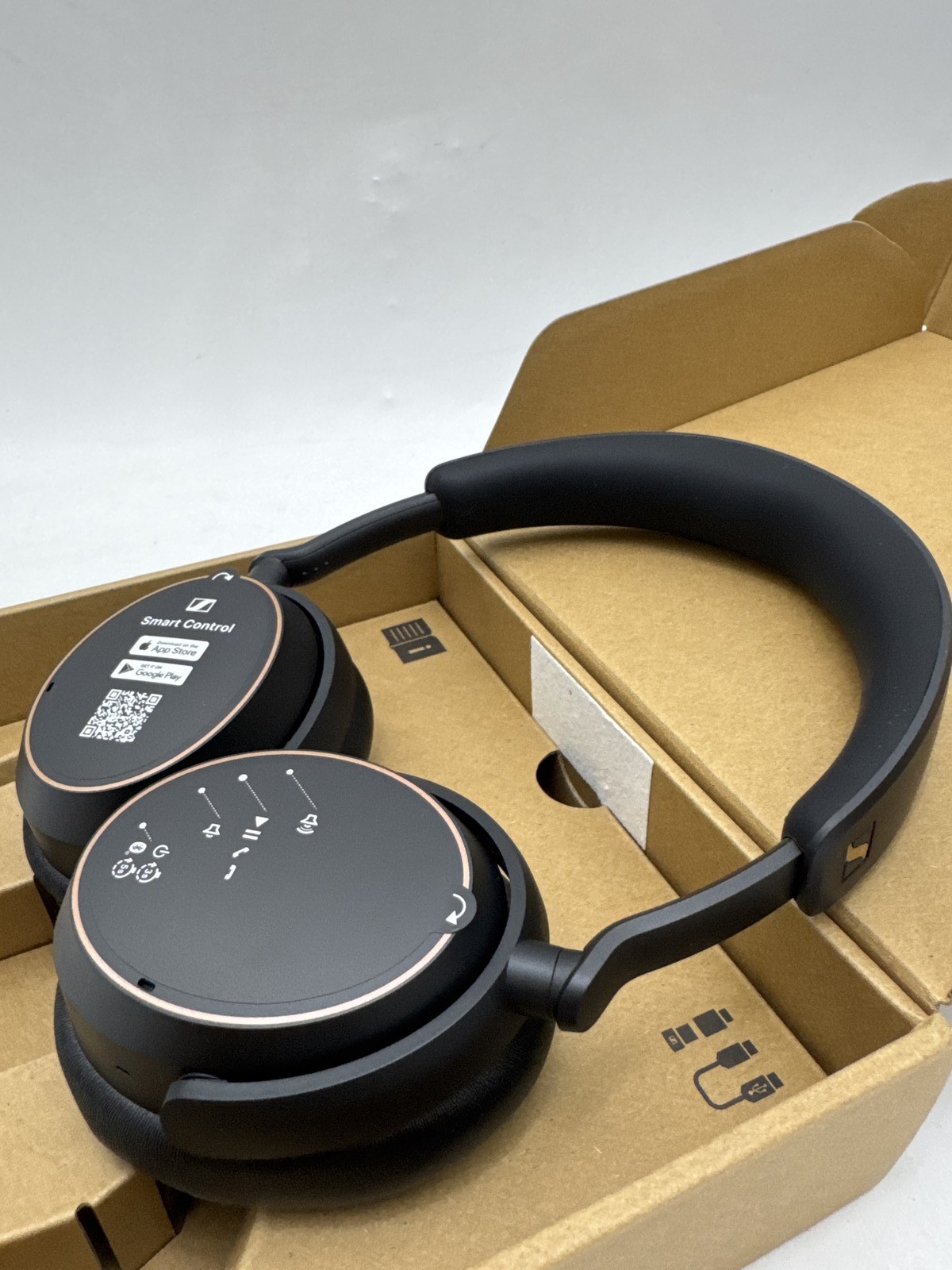 SENNHEISER ACCENTUM WIRELESS BLUETOOTH HEADPHONES – – Scratch & Dent