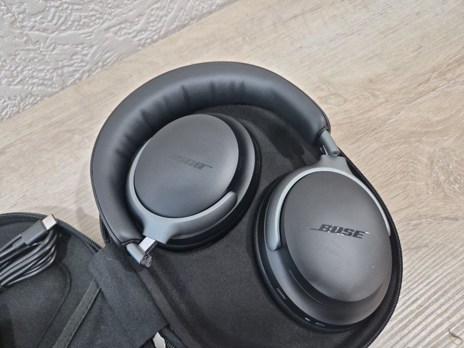 Bose QuietComfort Ultra Wireless Noice Cancelling Over-Ear Headphones – Black