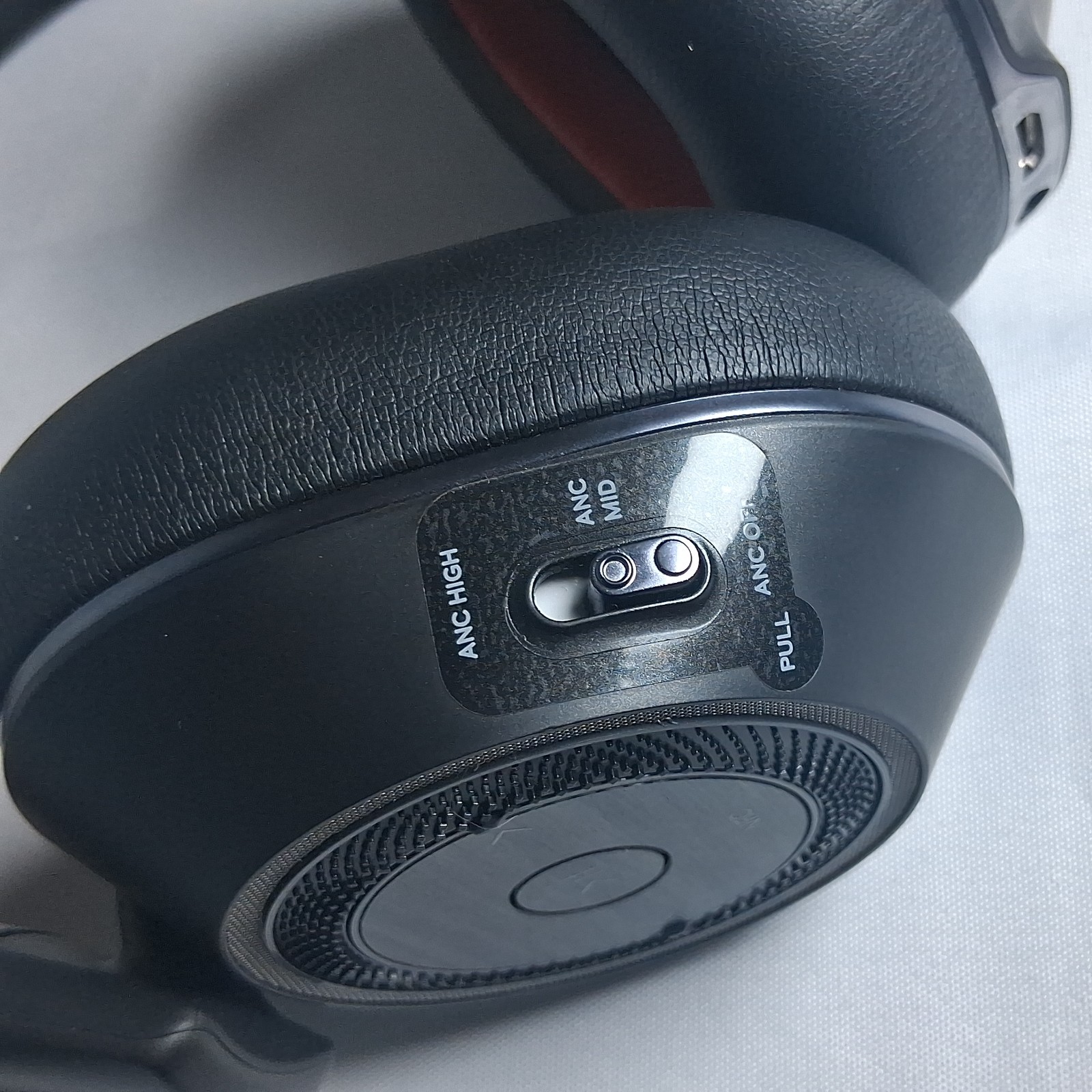 Plantronics B8200 Noise Cancelling Wireless Headphones. No Dongle. Test It works