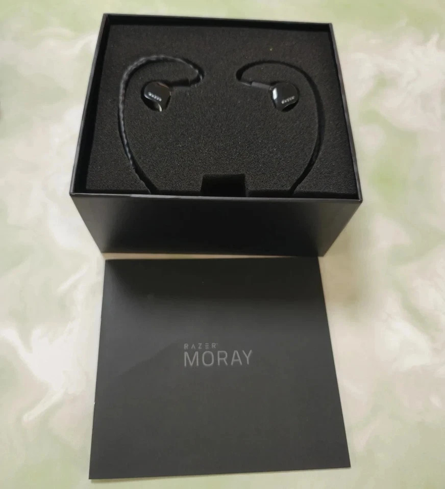 Razer Moray Ergonomic In-ear Monitor for All-day Streaming Hybrid Dual-driver A