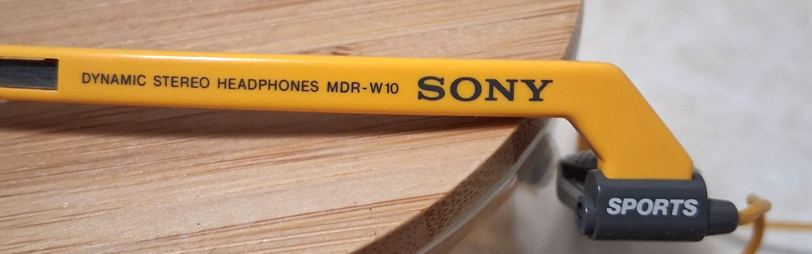 SONY – MDR-W10 – Vintage – Dynamic Sports Headphones – Yellow – Wired – Tested