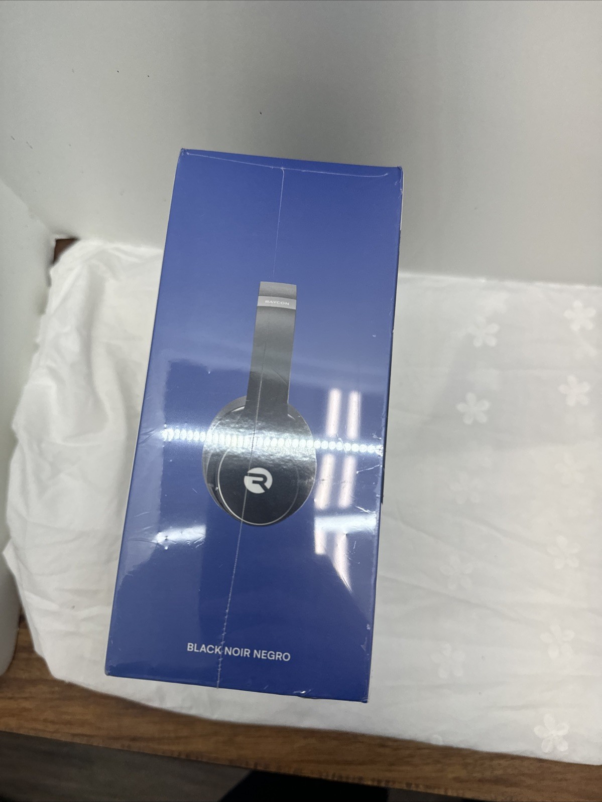 Raycon RBH820-WHI The Everyday Over-Ear Noise-Canceling Headphones – Black