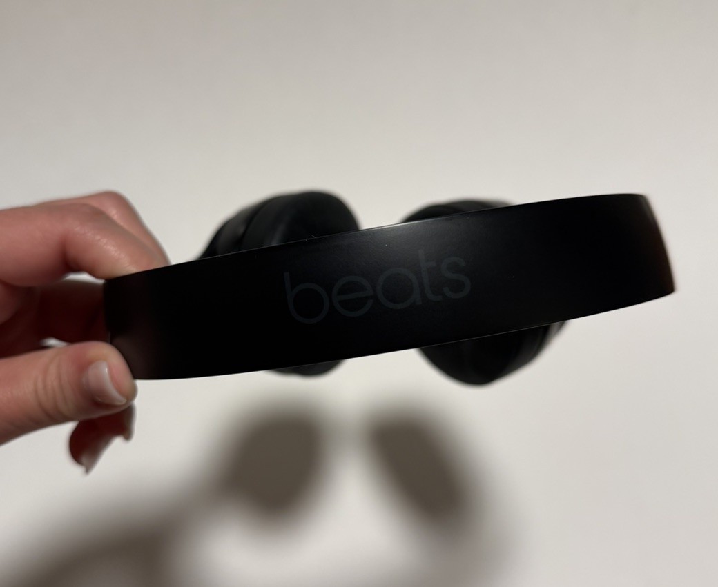 Beats by Dr. Dre Beats Solo3 Wireless On-Ear Headphones – Matte Black