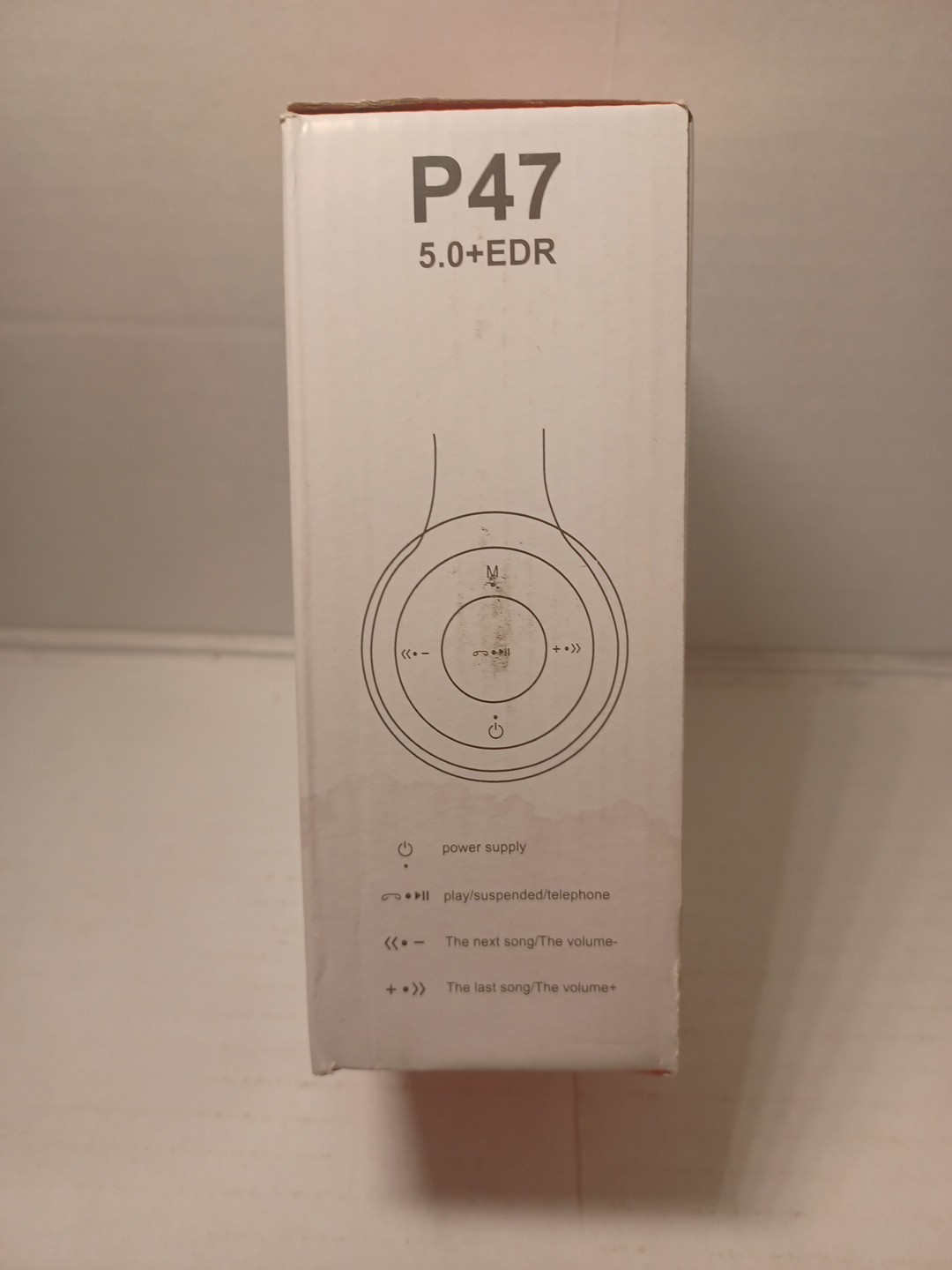 P47 Black / White Wireless Bluetooth Headphones with Noise Cancelling Headphones