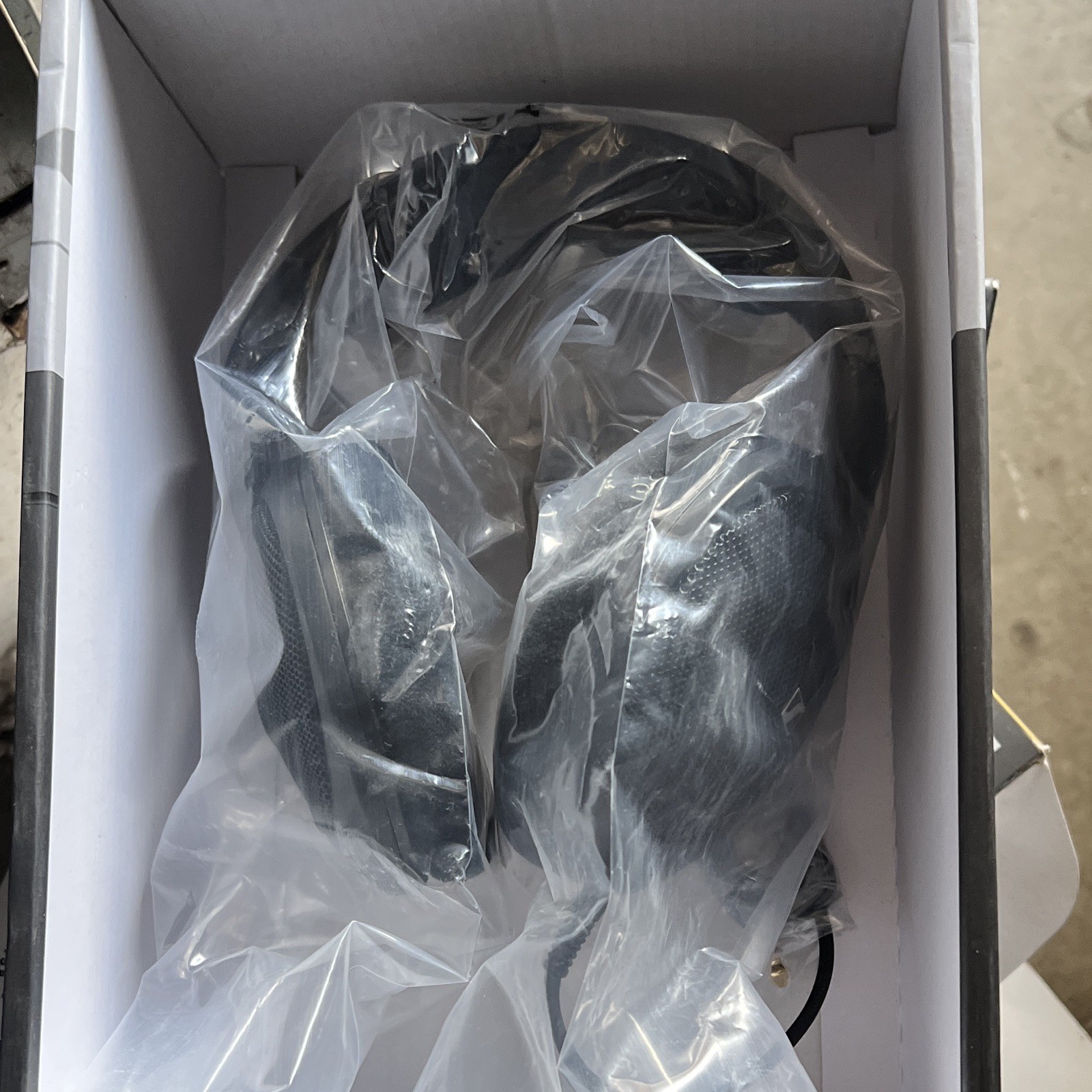 Sennheiser HD 560S Black Headband Over-Ear Headphones 3.5mm Double Open Box