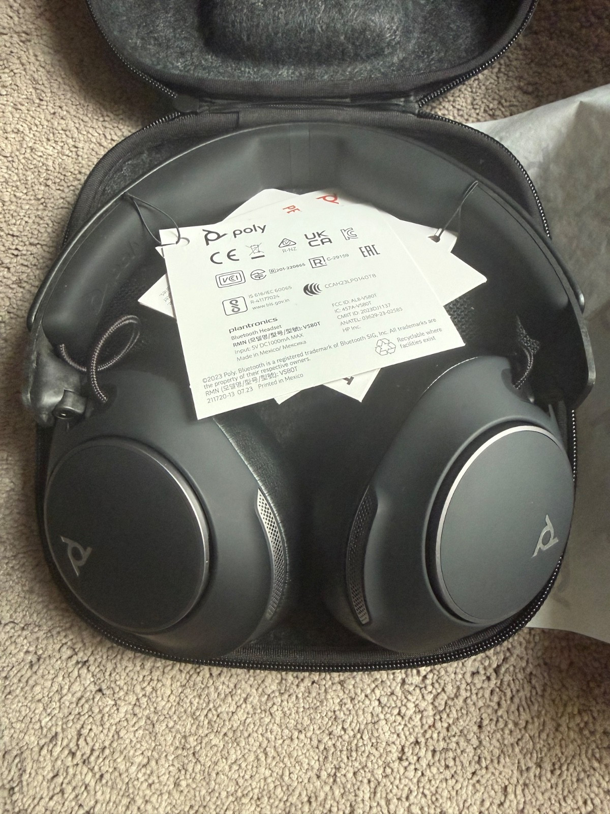 NEW-Poly Voyager Surround 80 UC MS Teams Certified USB-C Headset +USB-C/A