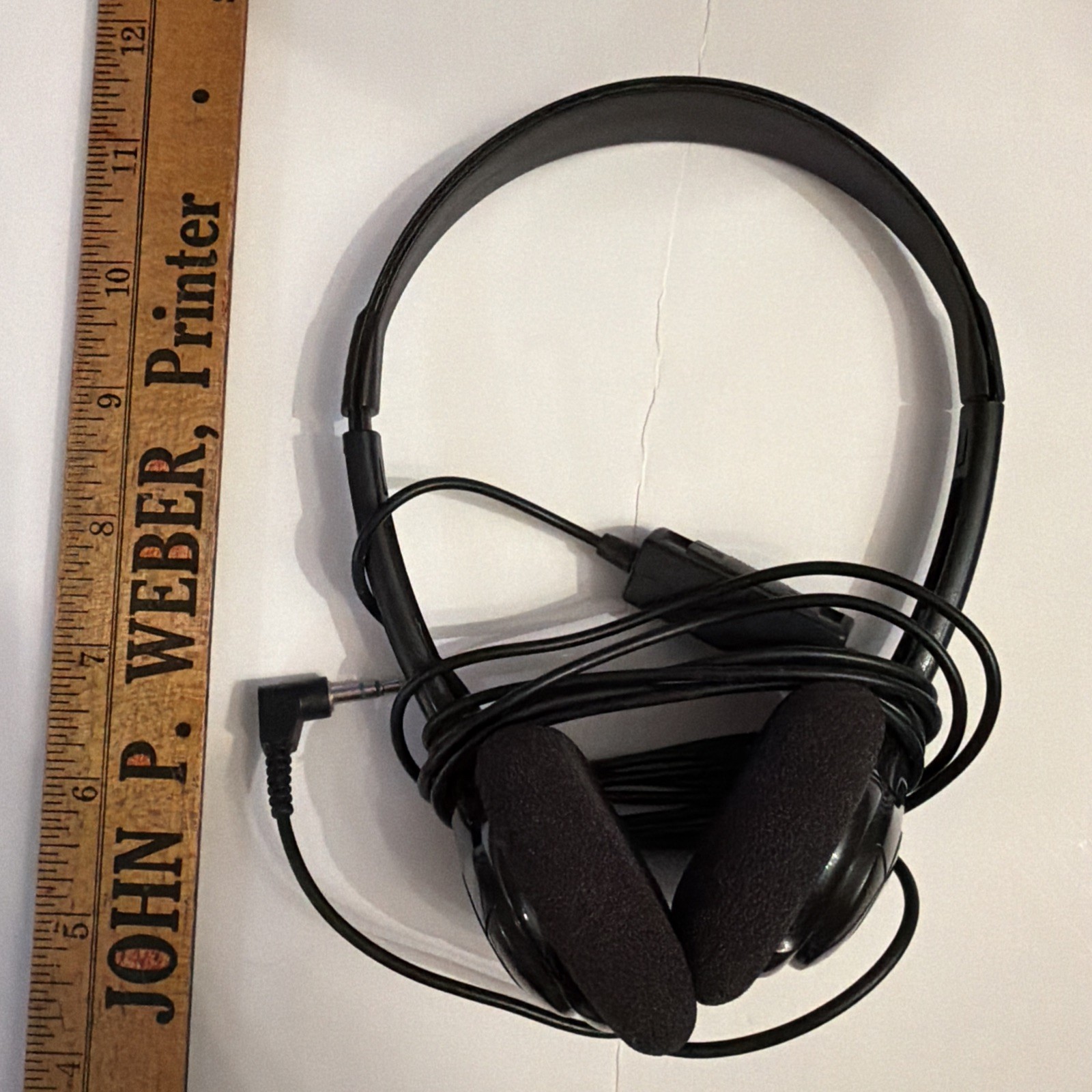 Black Koss HP/6 retro on-ear Wired Headphones (P1)