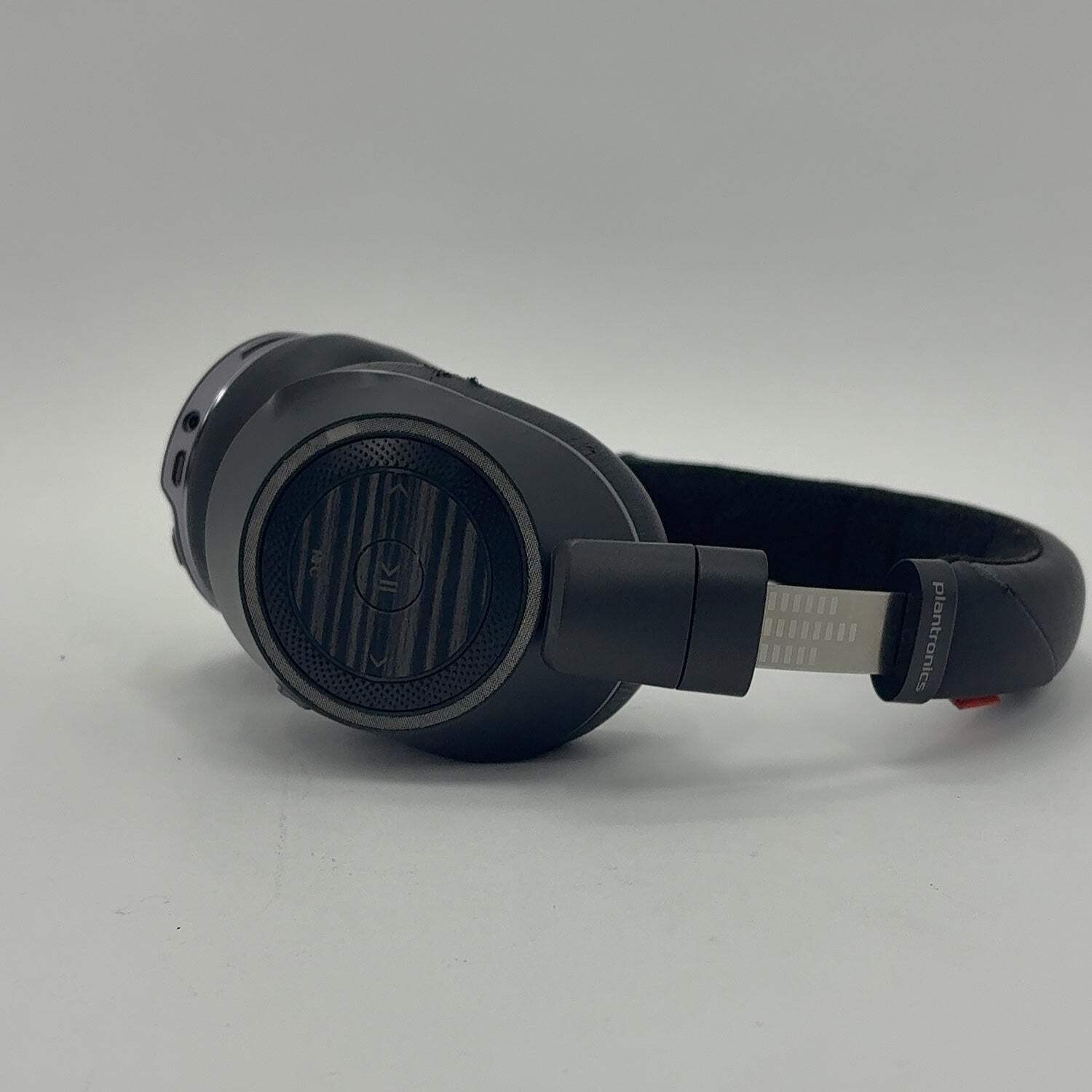 Plantronics B8200 Wireless Over-Ear Bluetooth Headphones Black B00040