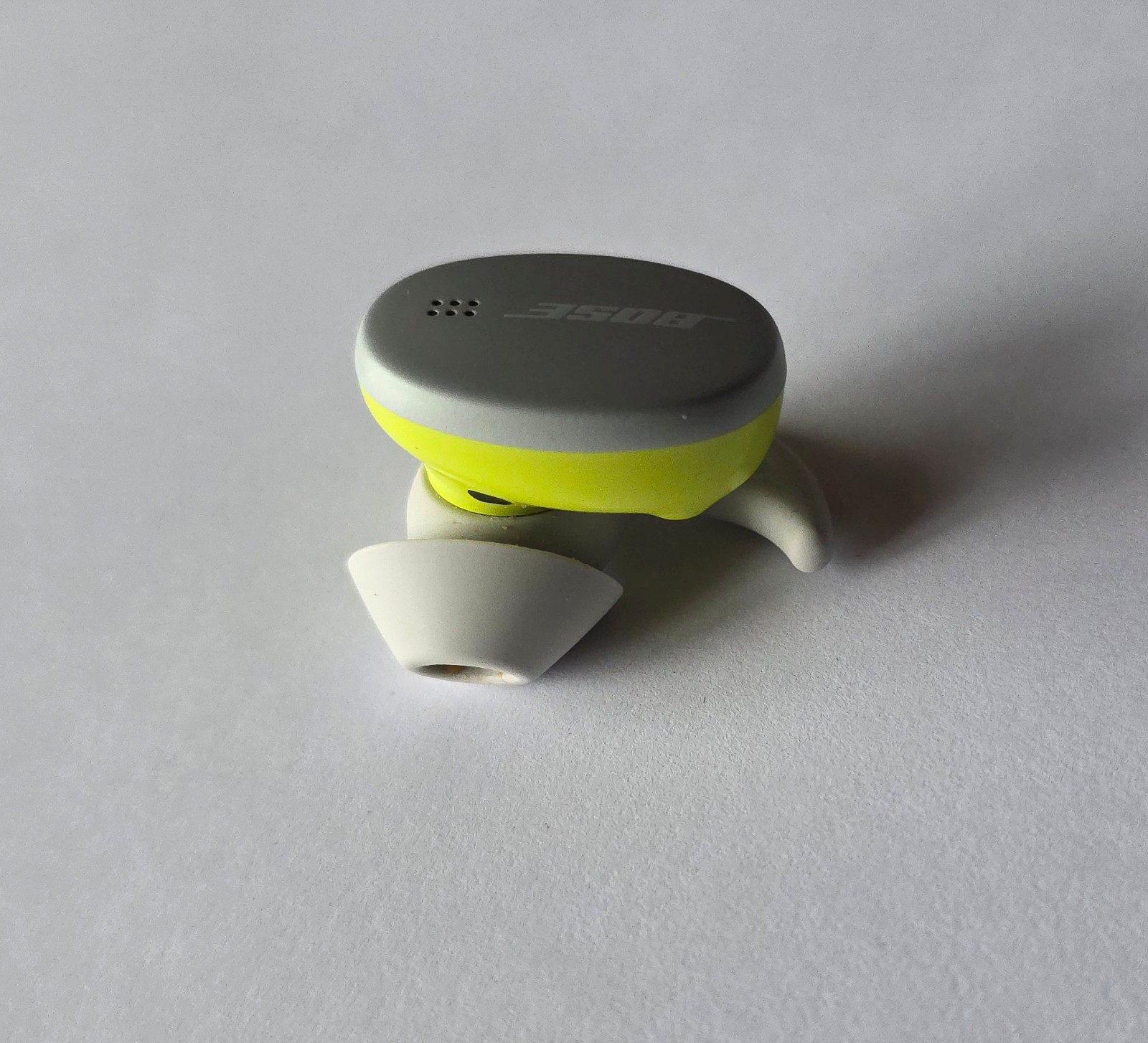Unused Glacier White Bose Sport True Wireless RIGHT EARBUD ONLY In Bulk Pkg