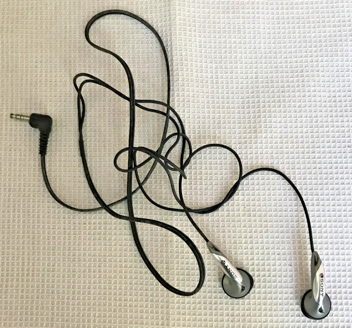 Set of three earphones: Labtec MP350, Recton & Sony, NOT tested & May Not Work
