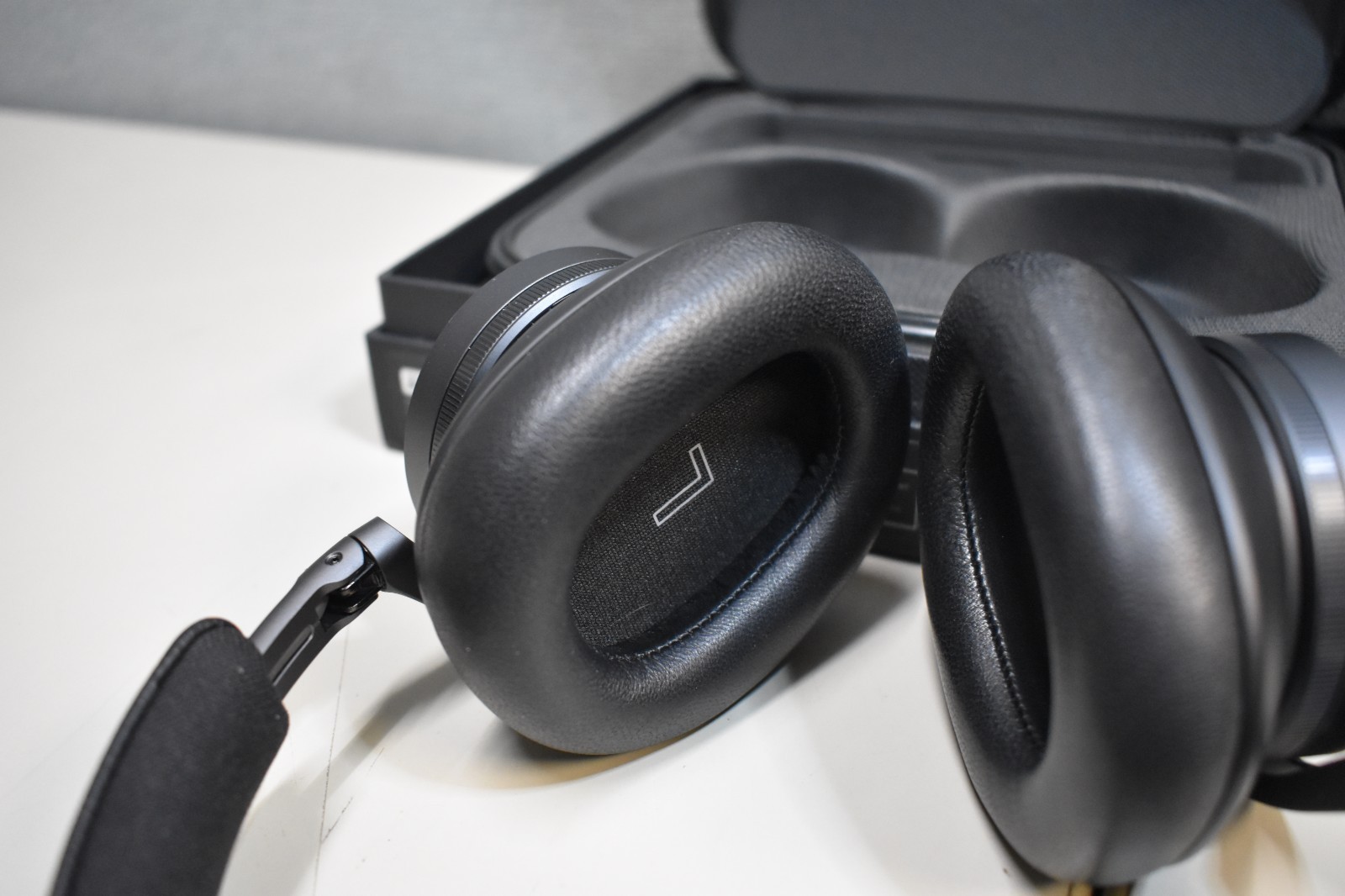 Bang & Olufsen Beoplay H95, Black, Bluetooth Headphones