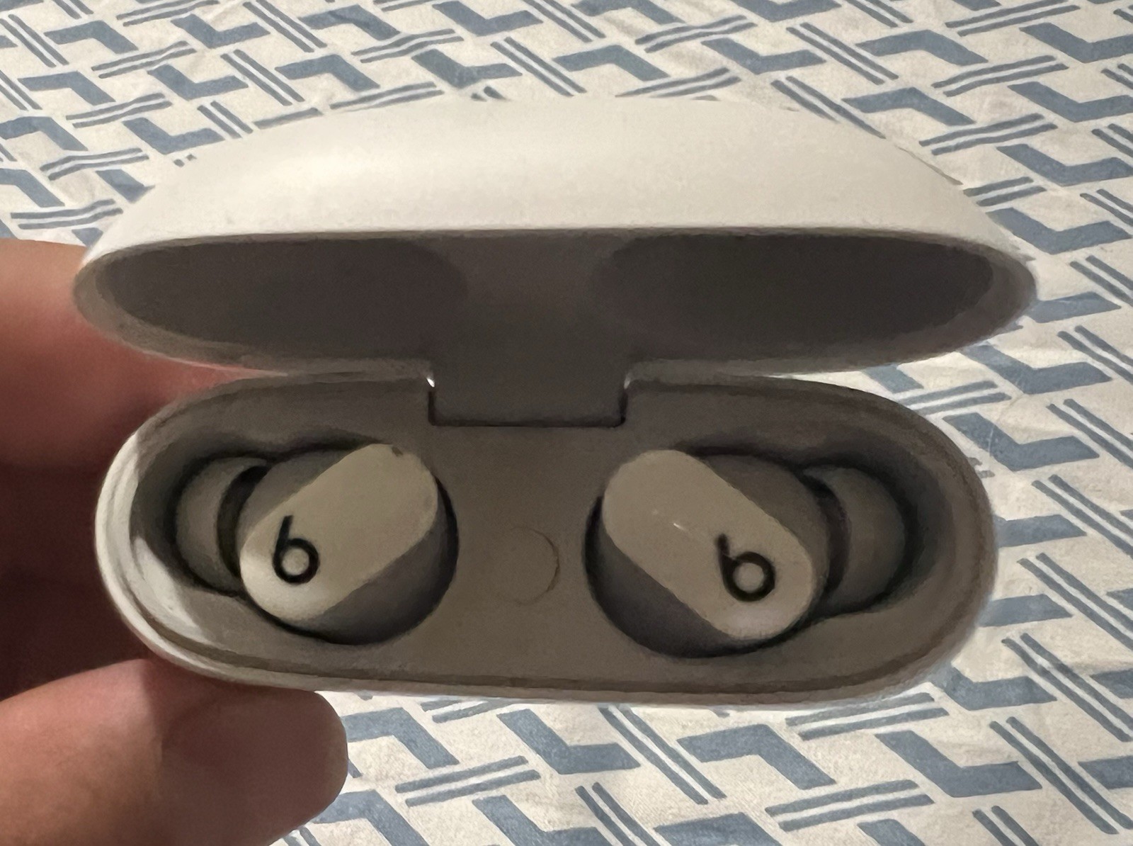 BEATS STUDIO BUDS WIRELESS NOISE CANCELLATION EARBUDS WHITE Complete Box Case