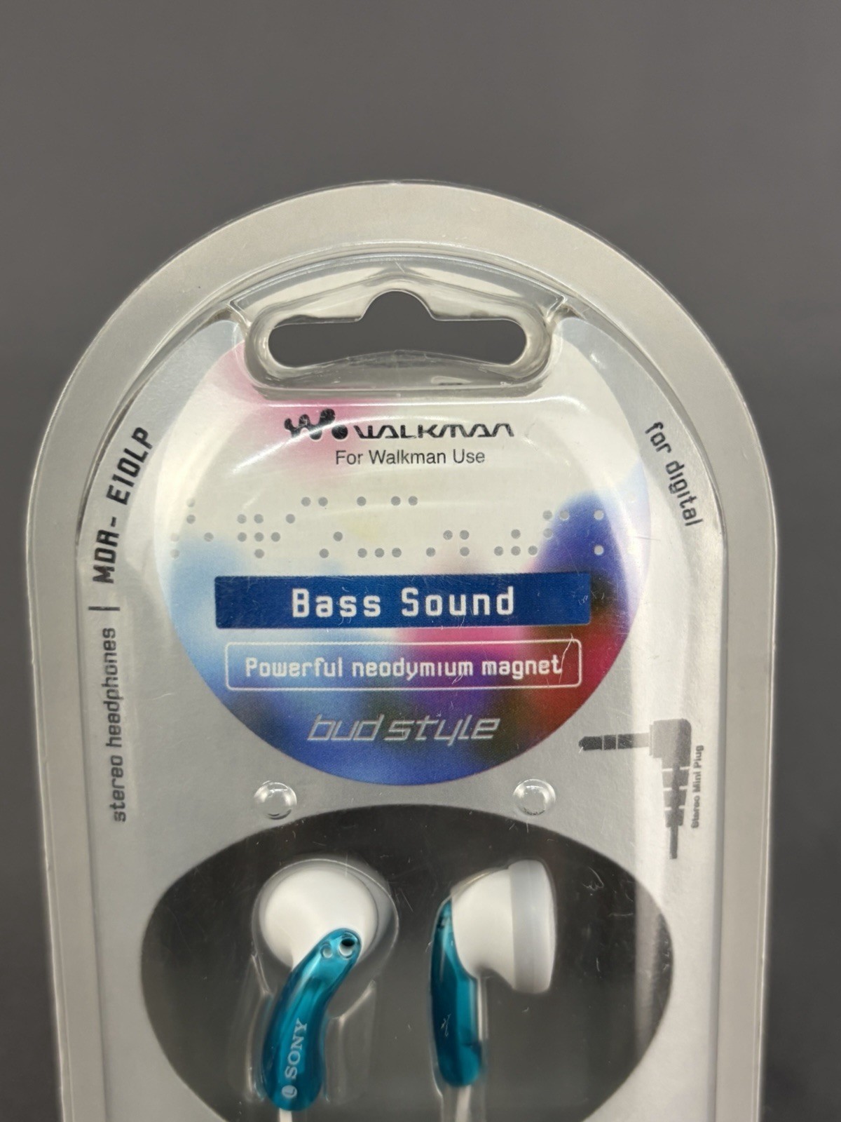 NEW NOS Sony MDR-E10LP In Ear Stereo Headphones Walkman Bass Sound Earbuds Blue
