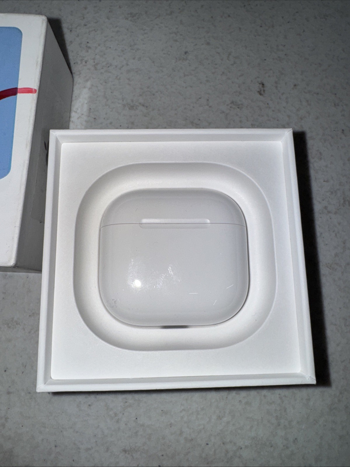 Apple AirPods 4 MXP63LL/A (A3050 A3053 A3058) Earbuds w/ Case (4th Gen)