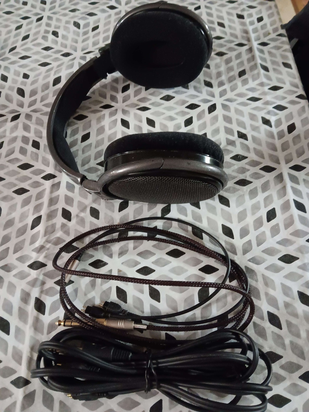 Sennheiser HD 650 Over Ear Headphones – Gray/Black