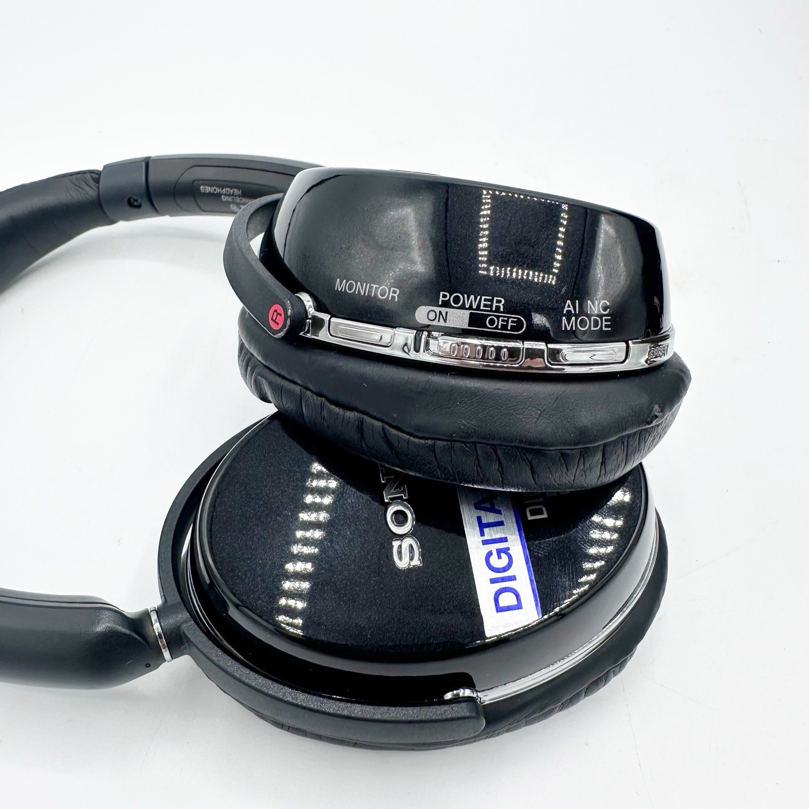 Sony MDR-NC500D Digital Noise Reduction Cancelation Headphones Case Cables Works