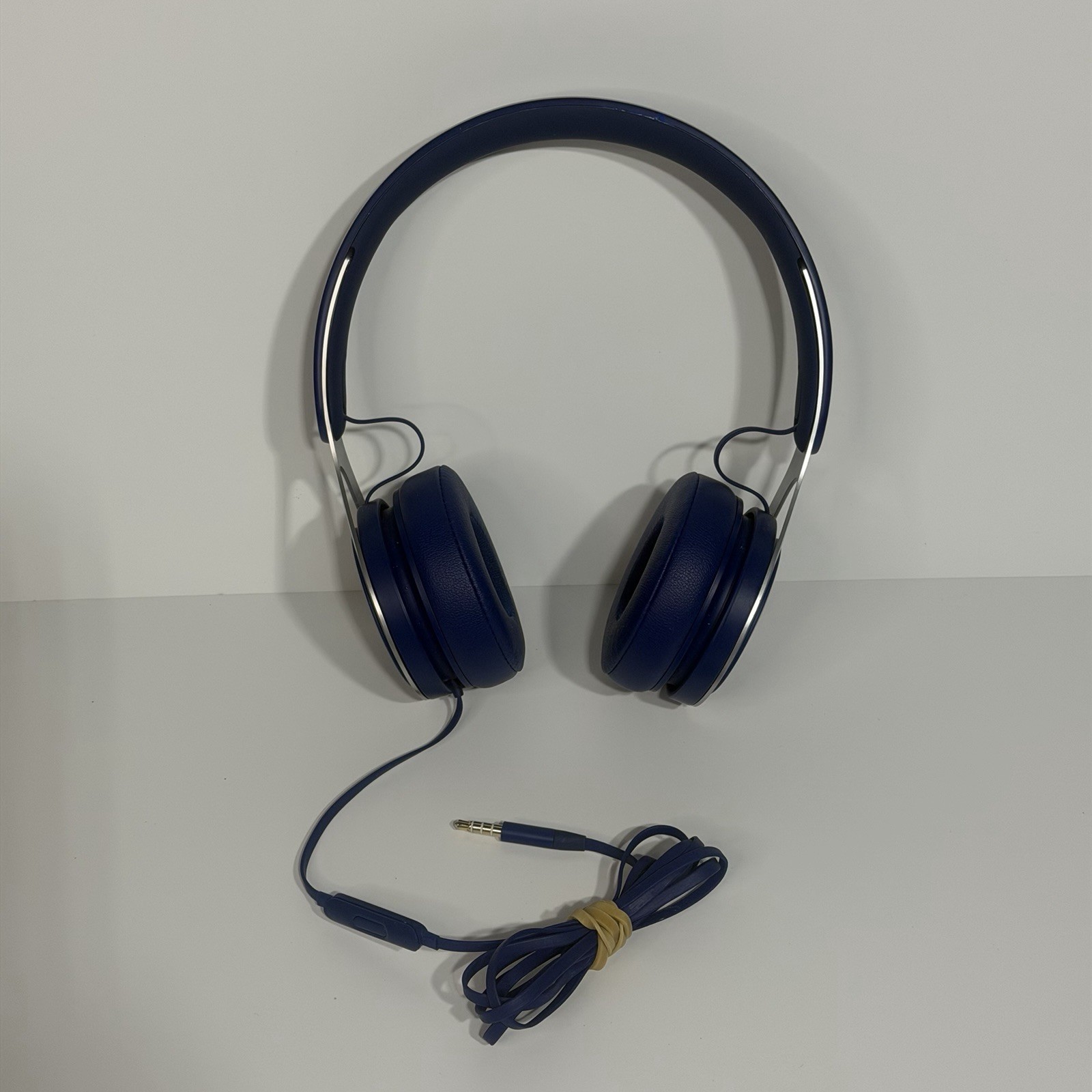 BEATS EP By Dr Dre ML9D2LLA Wired On Ear Headphones Blue Tested Good