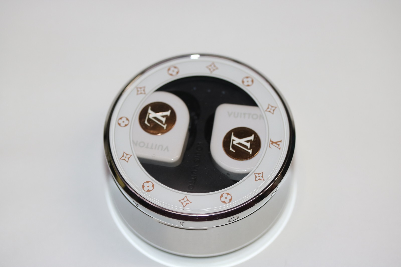 Louis Vuitton QAB120 Horizon Wireless Earphones White Gold Monogram Bluetooth