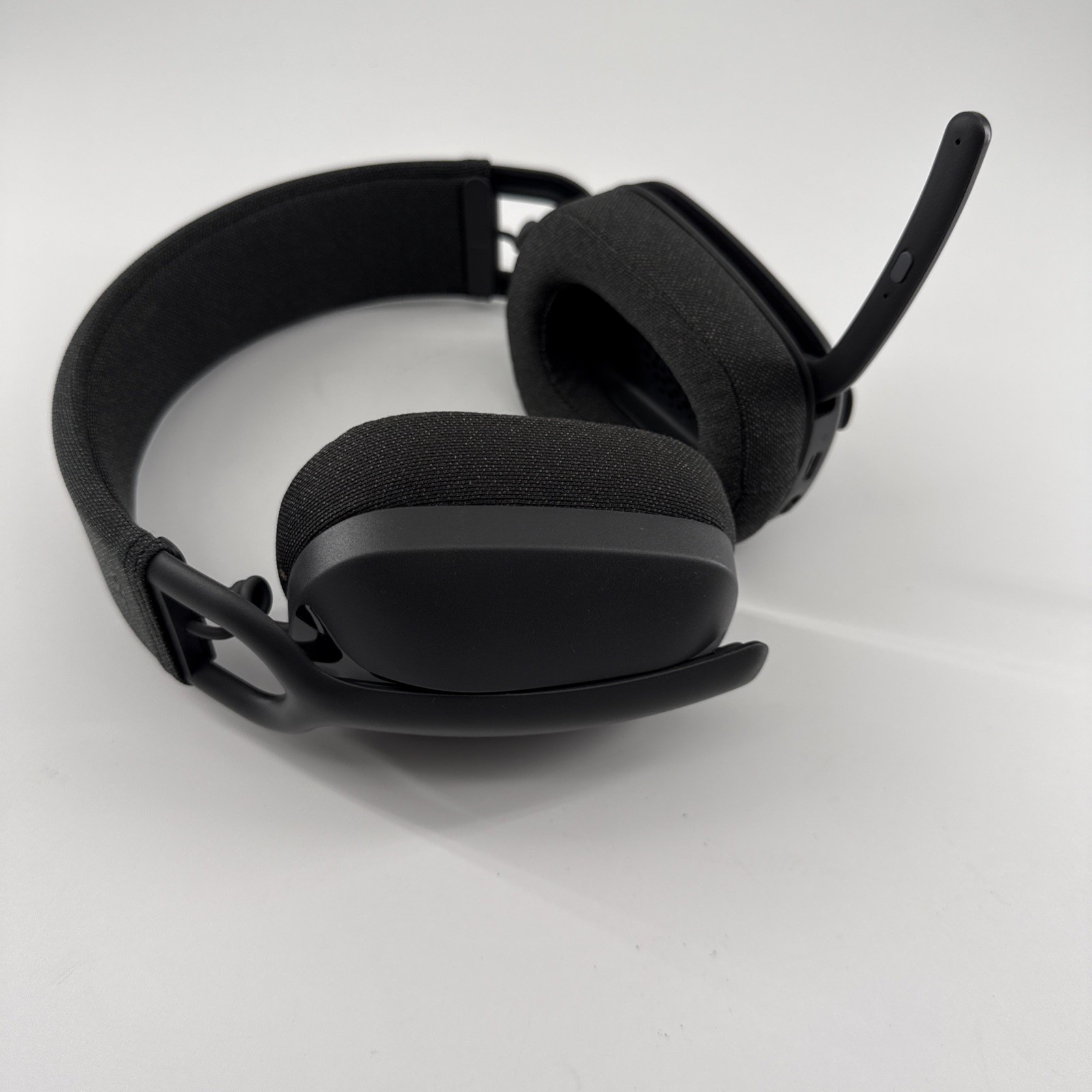 Logitech Zone Vibe 100 Lightweight Wireless Over Ear Headphones – Graphite