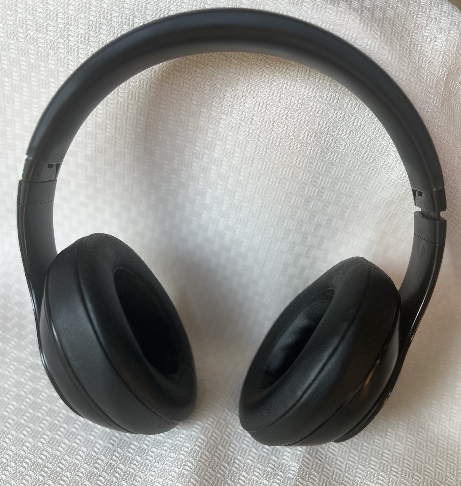 Beats by Dr. Dre Studio Pro Wireless Bluetooth Headphones