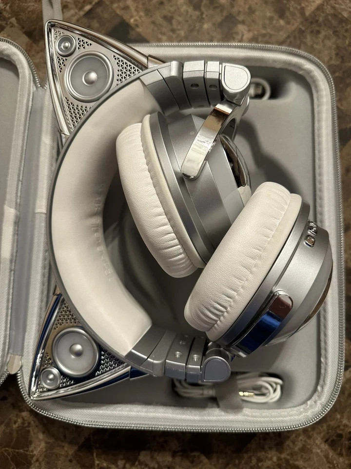 Brookstone Ariana Grande Wireless Cat Ear Headphones Limited Edition Bluetooth