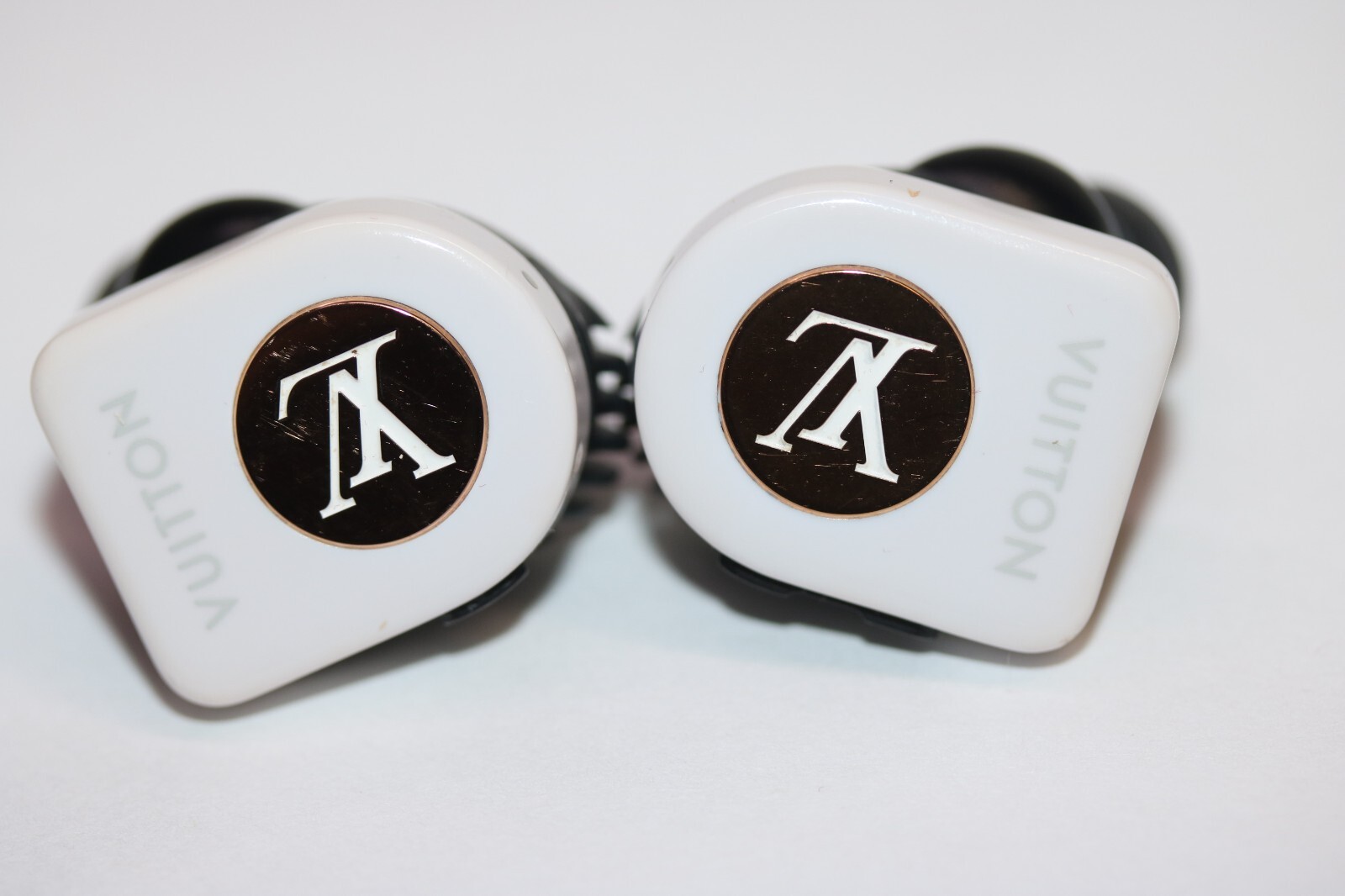 Louis Vuitton QAB120 Horizon Wireless Earphones White Gold Monogram Bluetooth