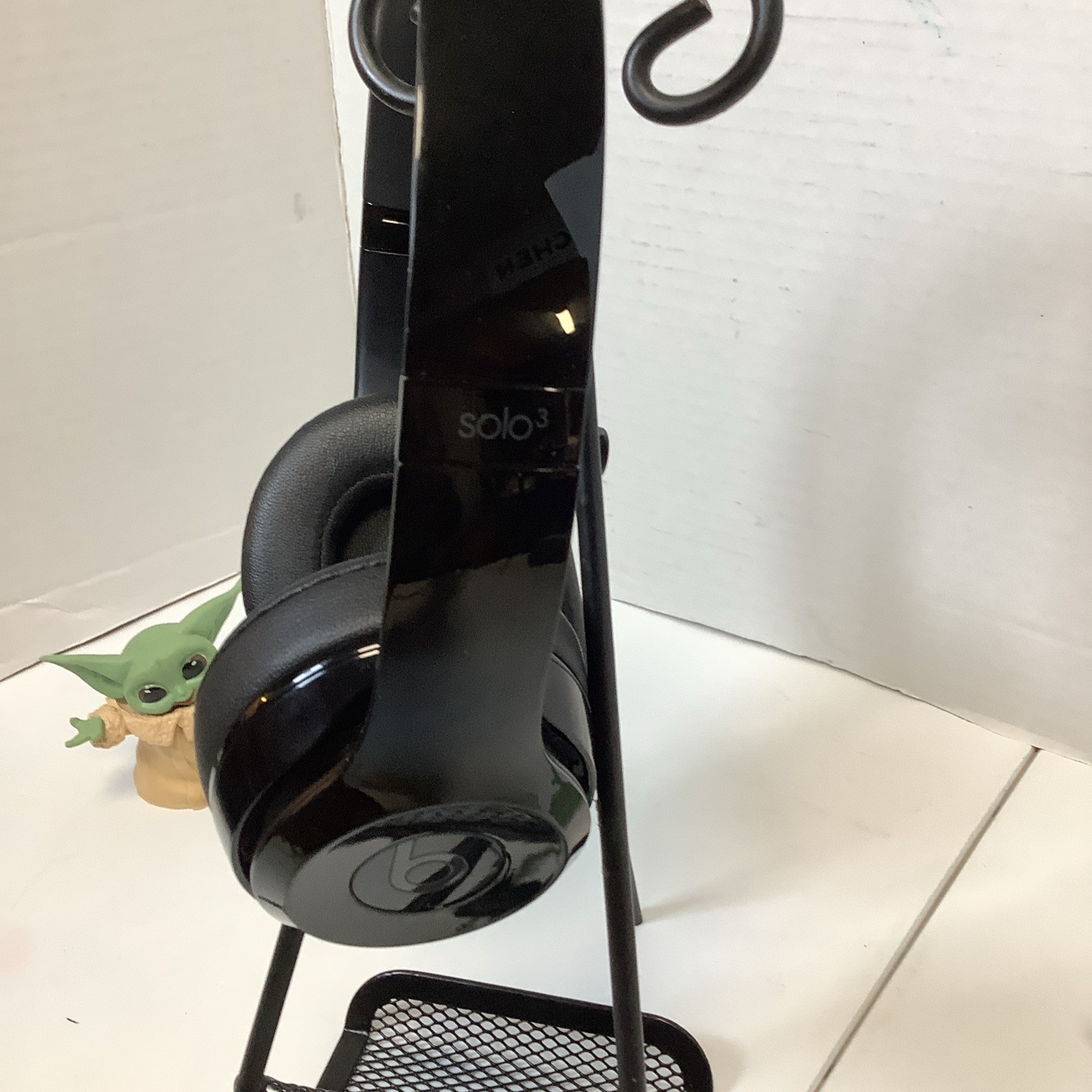 Beats by Dr. Dre Beats Solo 3 Wireless Bluetooth Headphones Gloss Black
