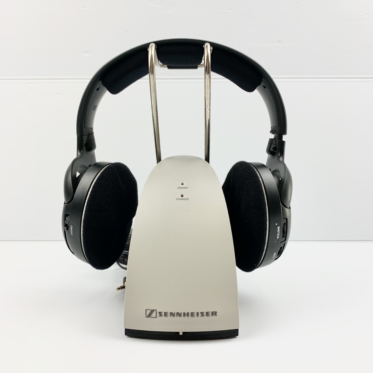 Sennheiser HDR 120 II On Ear Wireless RF Headphones Charging Cradle Read Descr.