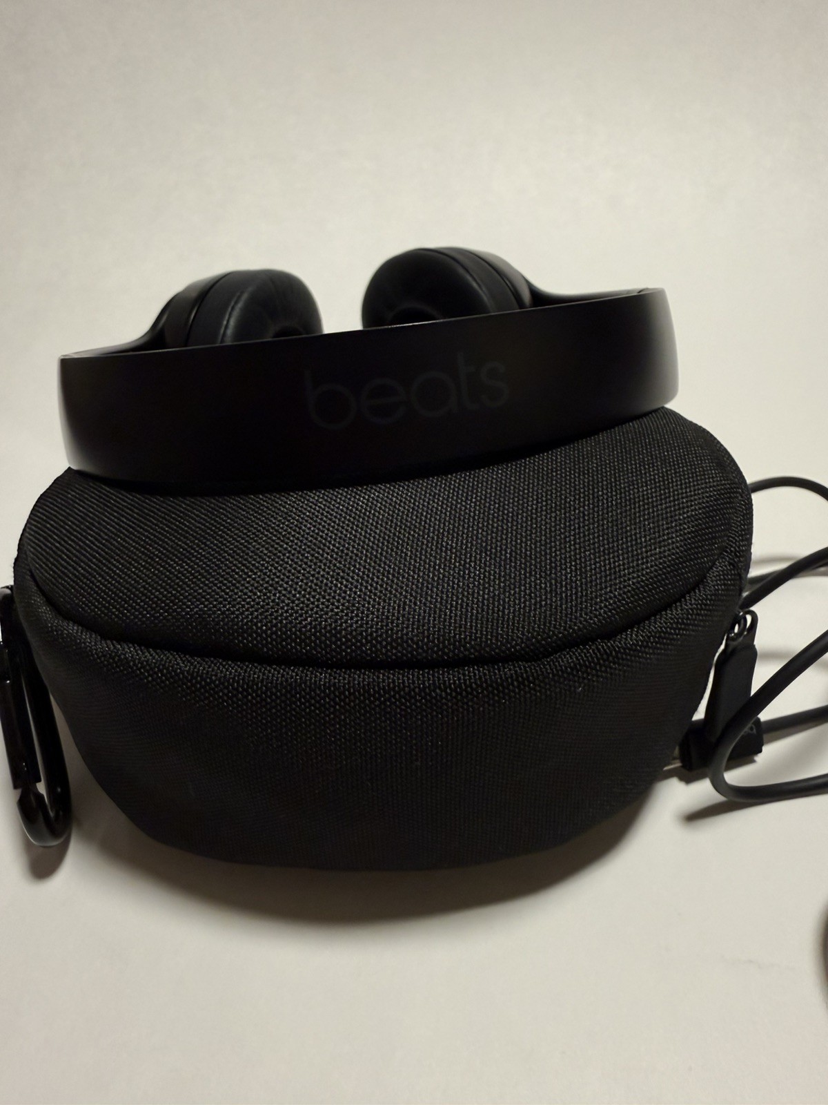 Beats by Dr. Dre Beats Solo3 Wireless On-Ear Headphones – Matte Black