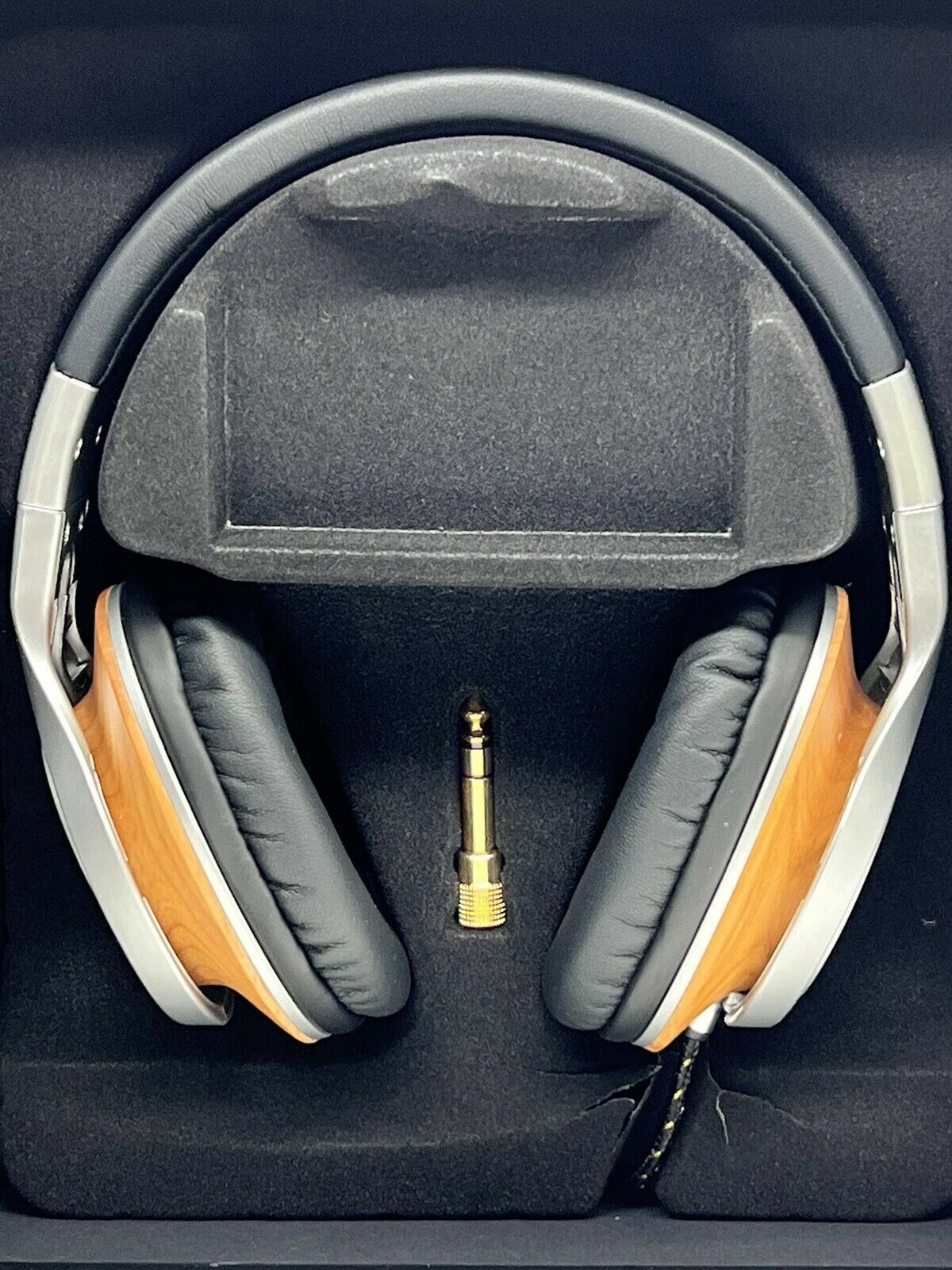 Hi Res Audio Cyberdrive Over The Ear Headset 40mm Drivers Comfortable and Studio