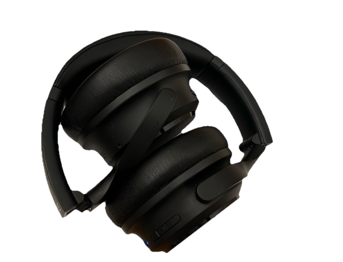 Wyze Noise-Canceling Headphones WNCH1 – ANC, Bluetooth, Soft Case, Cables